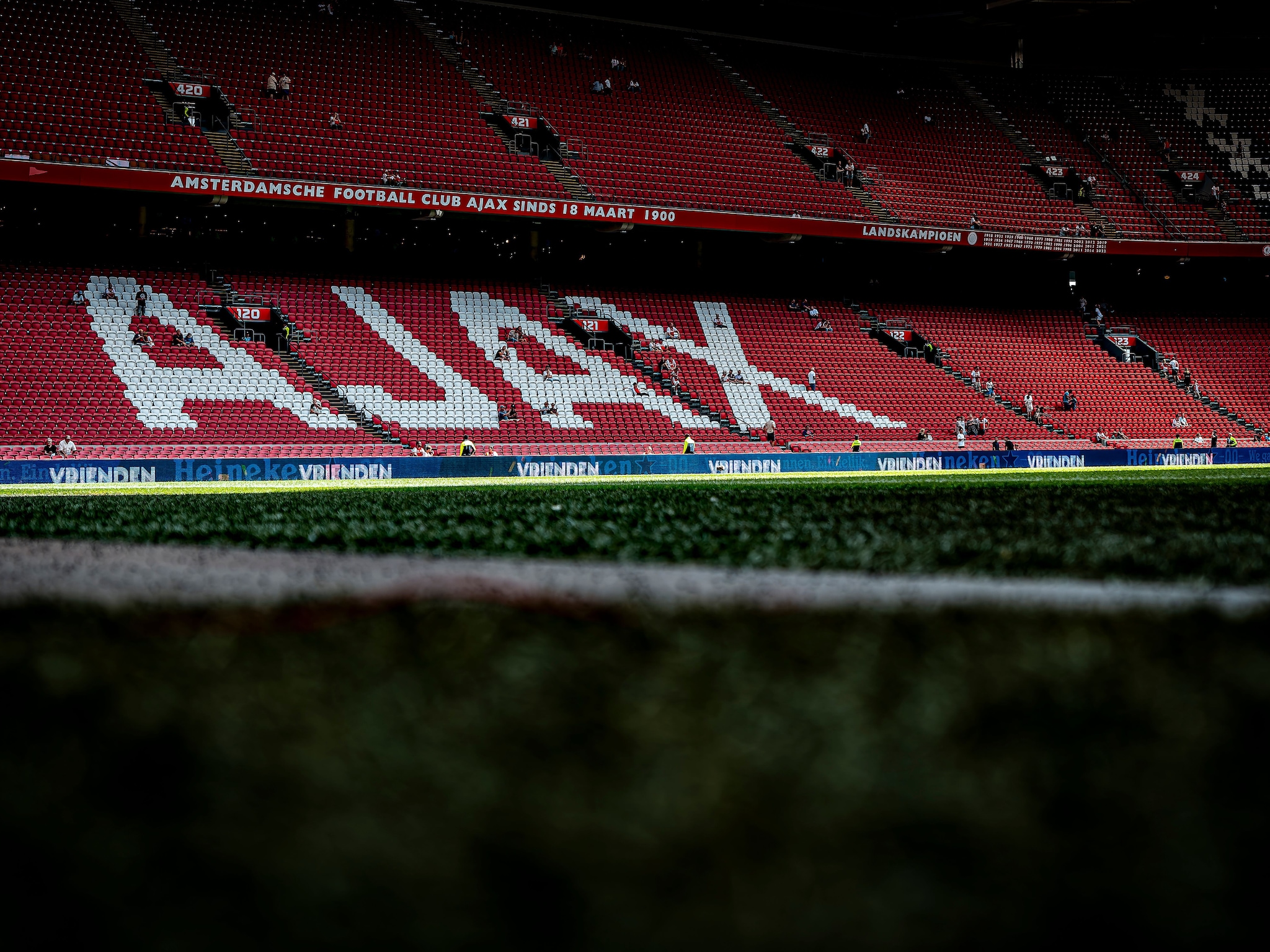 hoe lost ajax de bestuurscrisis op