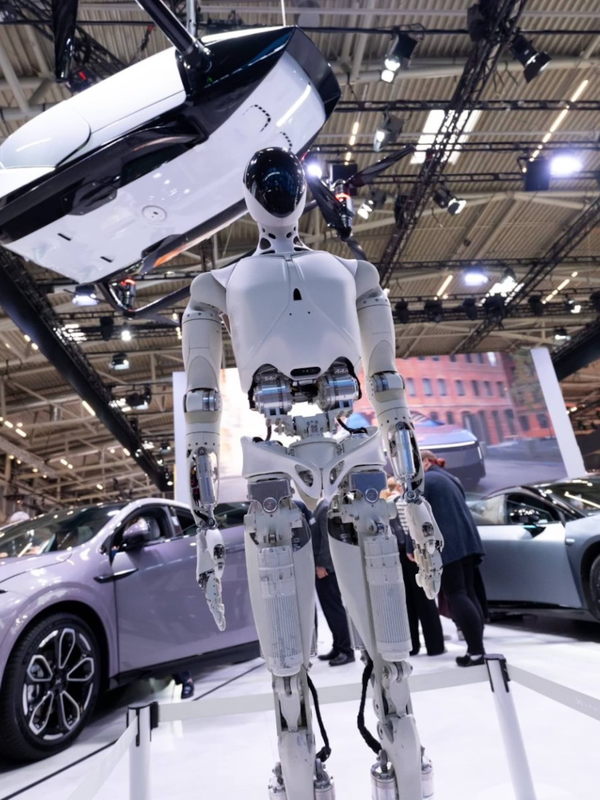 xpeng robot iron over tien jaar verkopen we meer robots dan autos