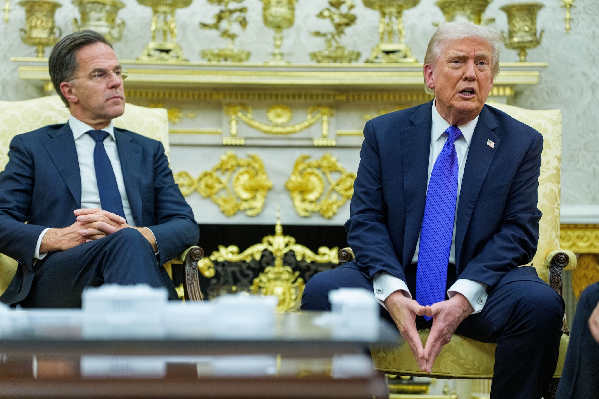 Mark Rutte op bezoek bij Donald Trump in de Oval Office. Foto: Aaron Schwartz / Pool via CNP/ANP Mark Rutte op bezoek bij Donald Trump in de Oval Office. Foto: Aaron Schwartz / Pool via CNP/ANP