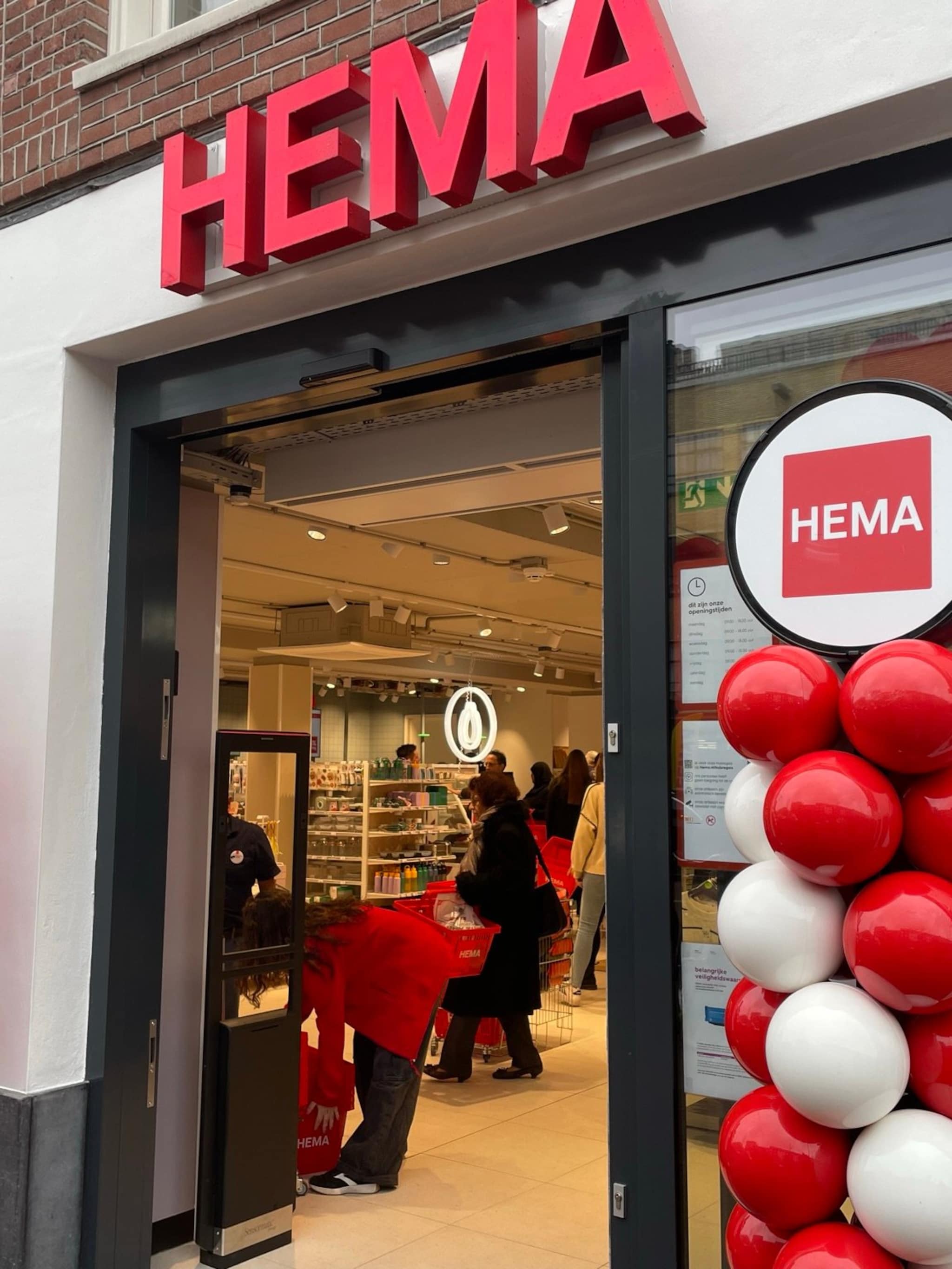 jumbo familie van eerd neemt hema volledig over