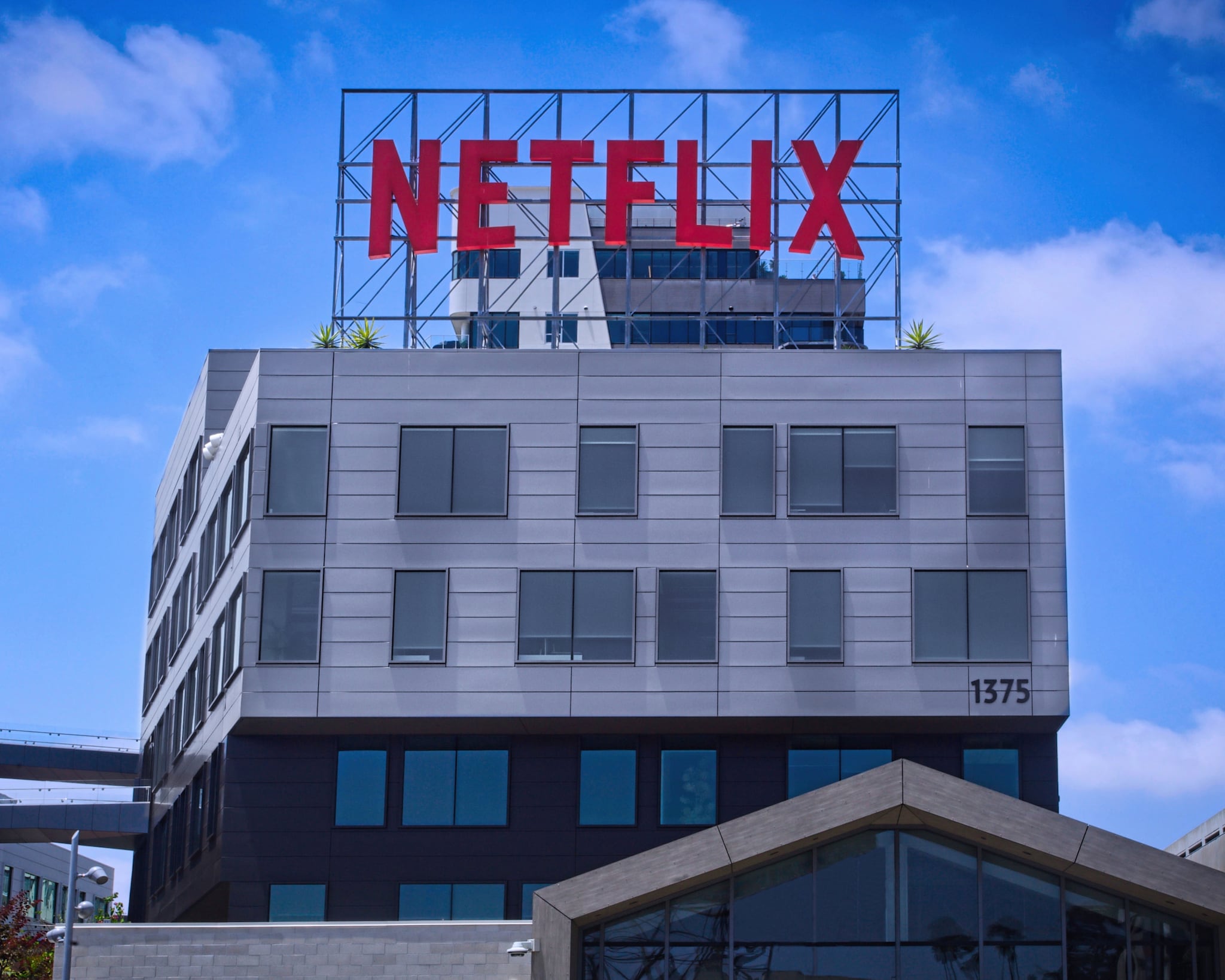 Stichting Consumentenbelang start rechtszaak tegen Netflix om prijsverhoging. Foto: Shutterstock Stichting Consumentenbelang start rechtszaak tegen Netflix om prijsverhoging. Foto: Shutterstock
