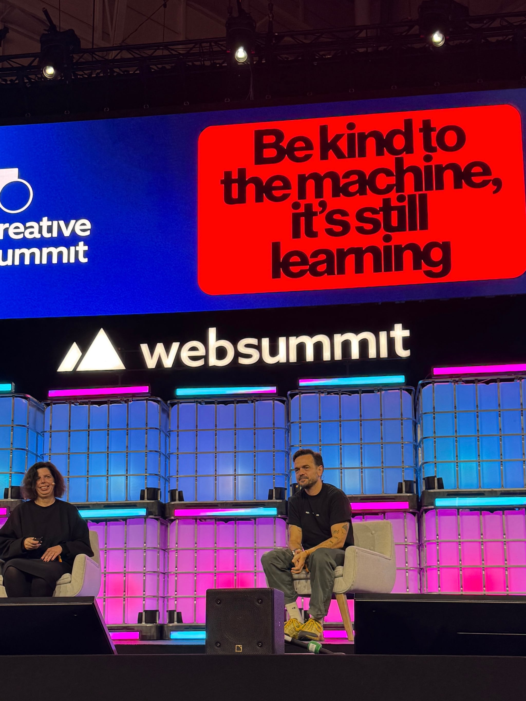 studio dumbar dept de ontwerpstudio achter de ns transavia instagram en openai design staat nooit op zichzelf