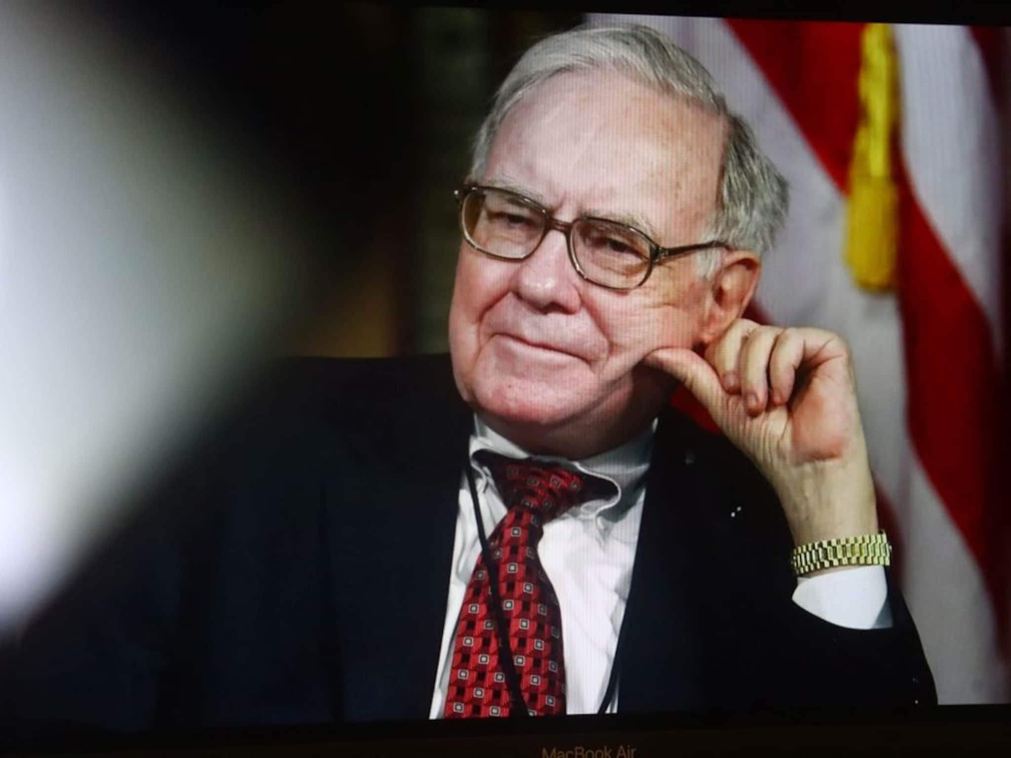 bulls bears tech onder druk bitcoin glijdt weg warren buffett alphabet