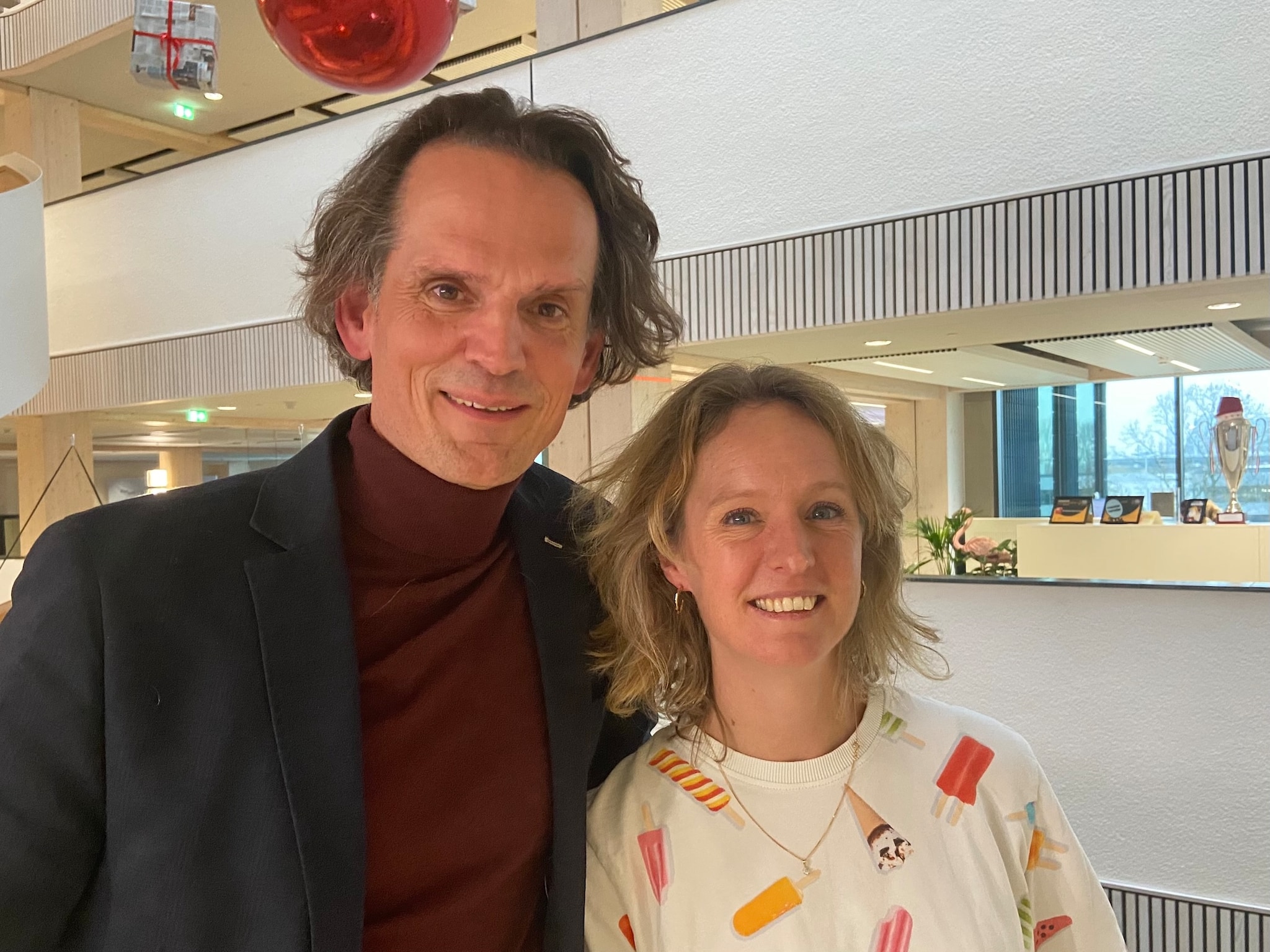 Gerben van Driel (links) met Lucie de Nooij (Booking.com). Foto: BusinessWise Gerben van Driel (links) met Lucie de Nooij (Booking.com). Foto: BusinessWise