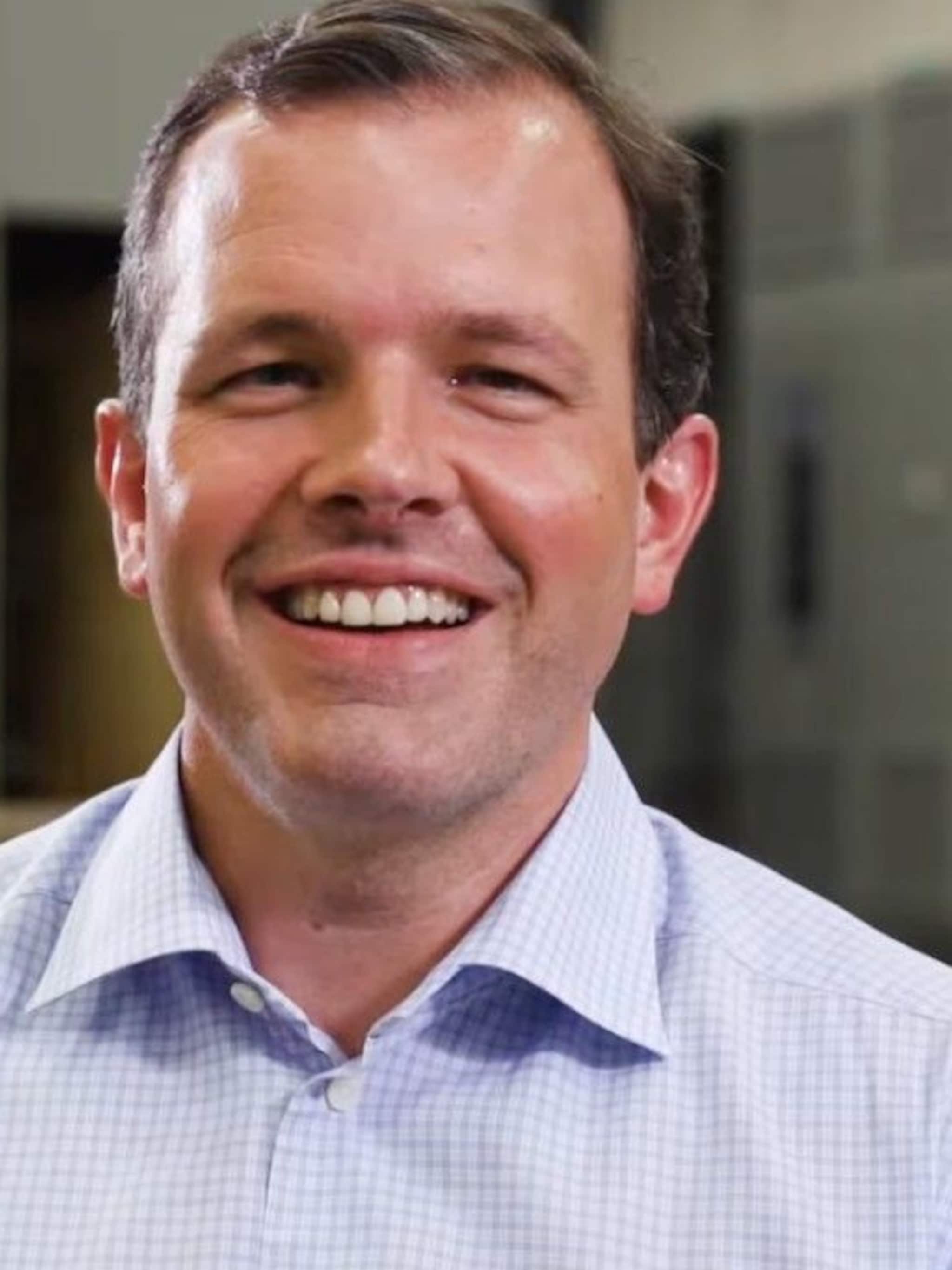 ceo familiebedrijf deelt uit miljoenen bonus personeel