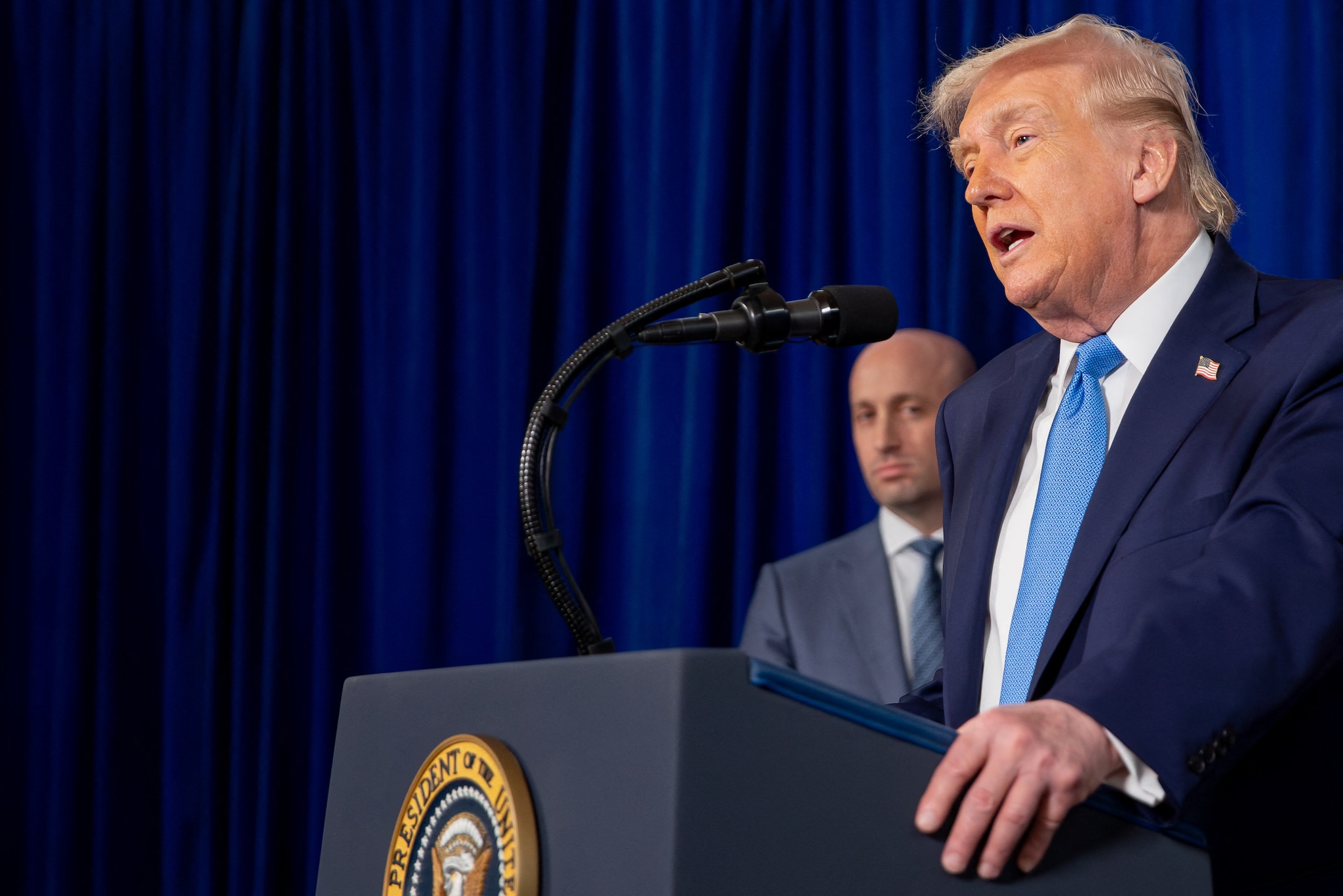 Trump tijdens de persconferentie, waarin het vooral over olie ging. Donald Trump tijdens de Venezuela-persconferentie, waar het dus vooral over olie ging. Foto: AD/NLbeeld.
