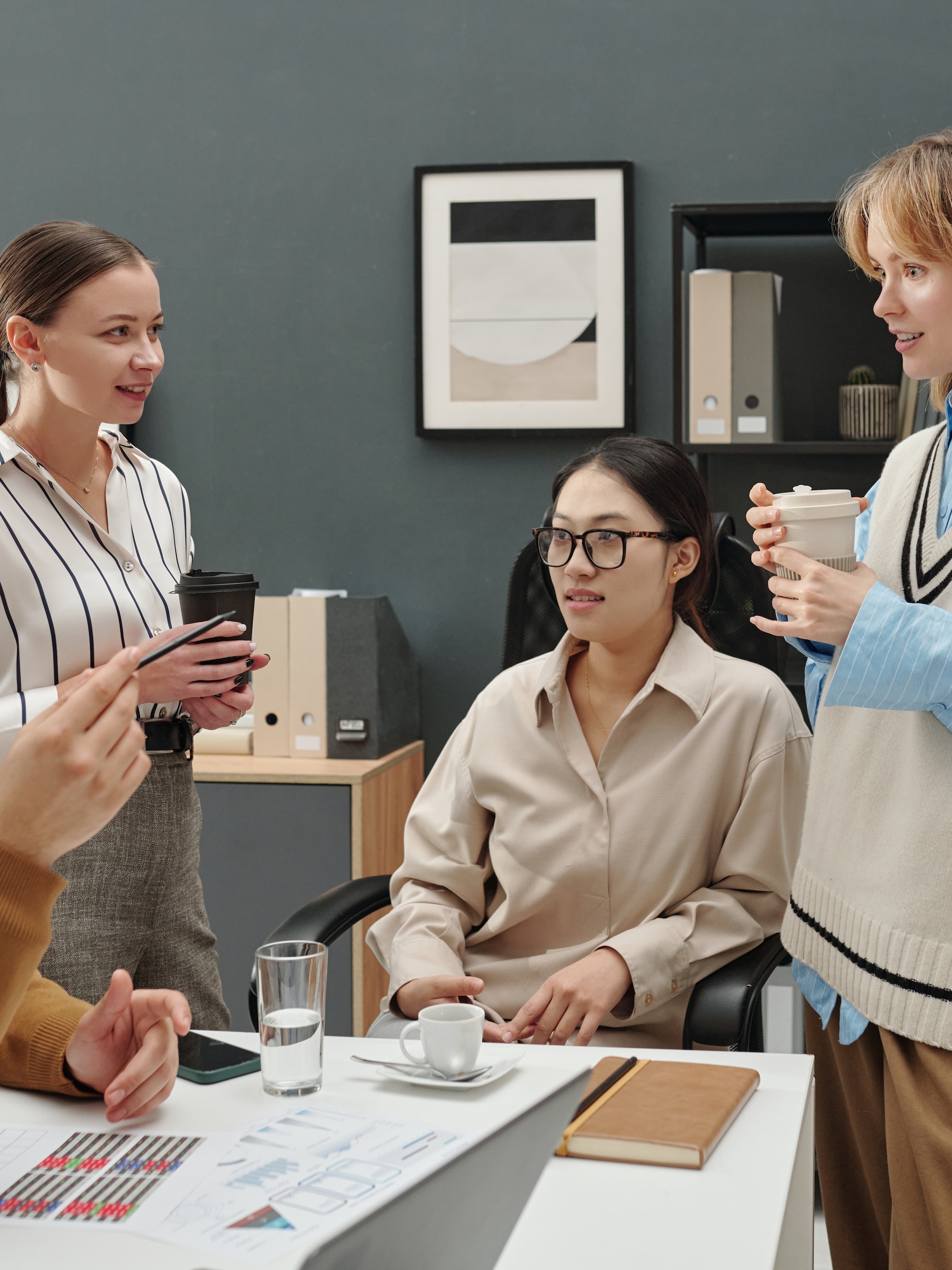 meer dan de helft van gen z ers ziet baan als situationship