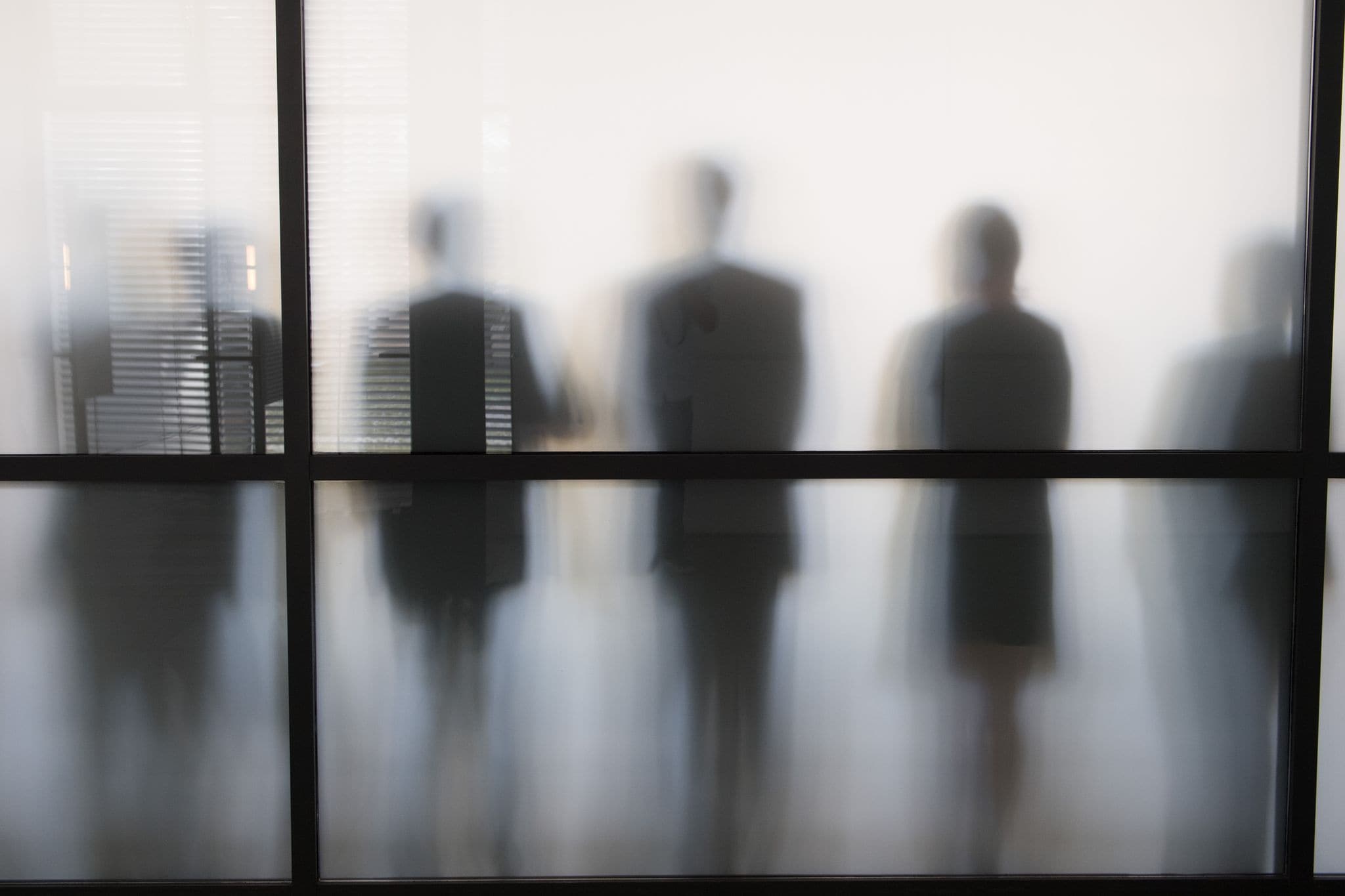 Kleine Notlügen im Job sind alltäglich: Oft geht es darum, sich selbst oder andere zu schützen. (zu dpa: «Beim Lügen ertappt: Wie reagiere ich jetzt?») Foto: Sebastian Kahnert/DPA