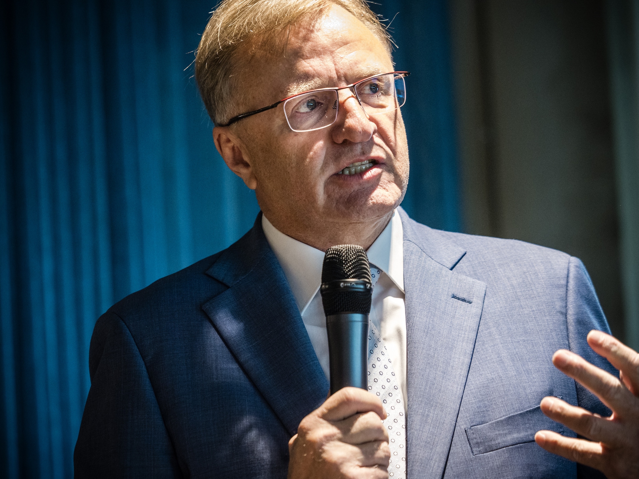 waarom de ceo van heijmans scoort terwijl ajax en klm de fout in gaan raymond bresching