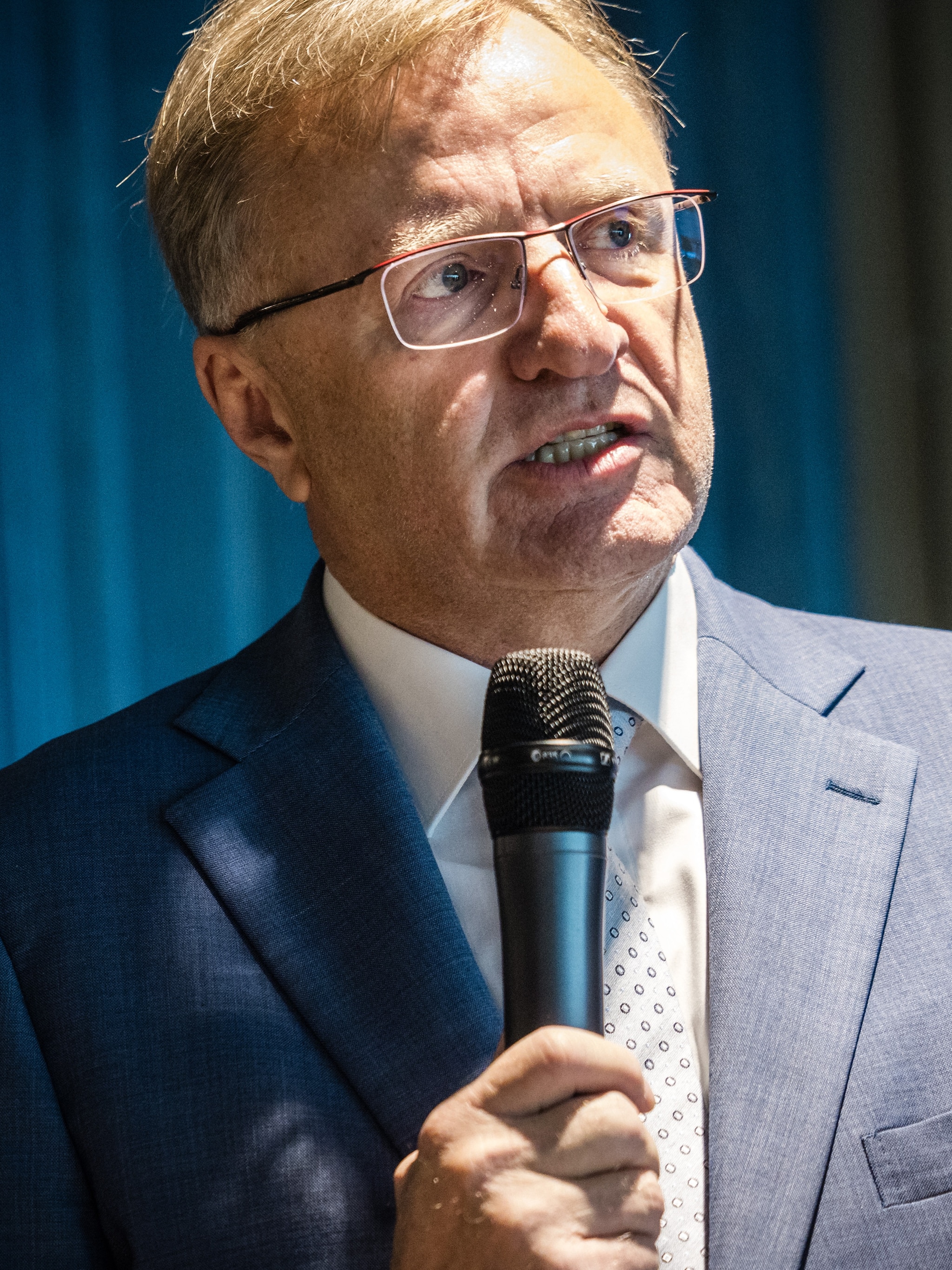 waarom de ceo van heijmans scoort terwijl ajax en klm de fout in gaan raymond bresching