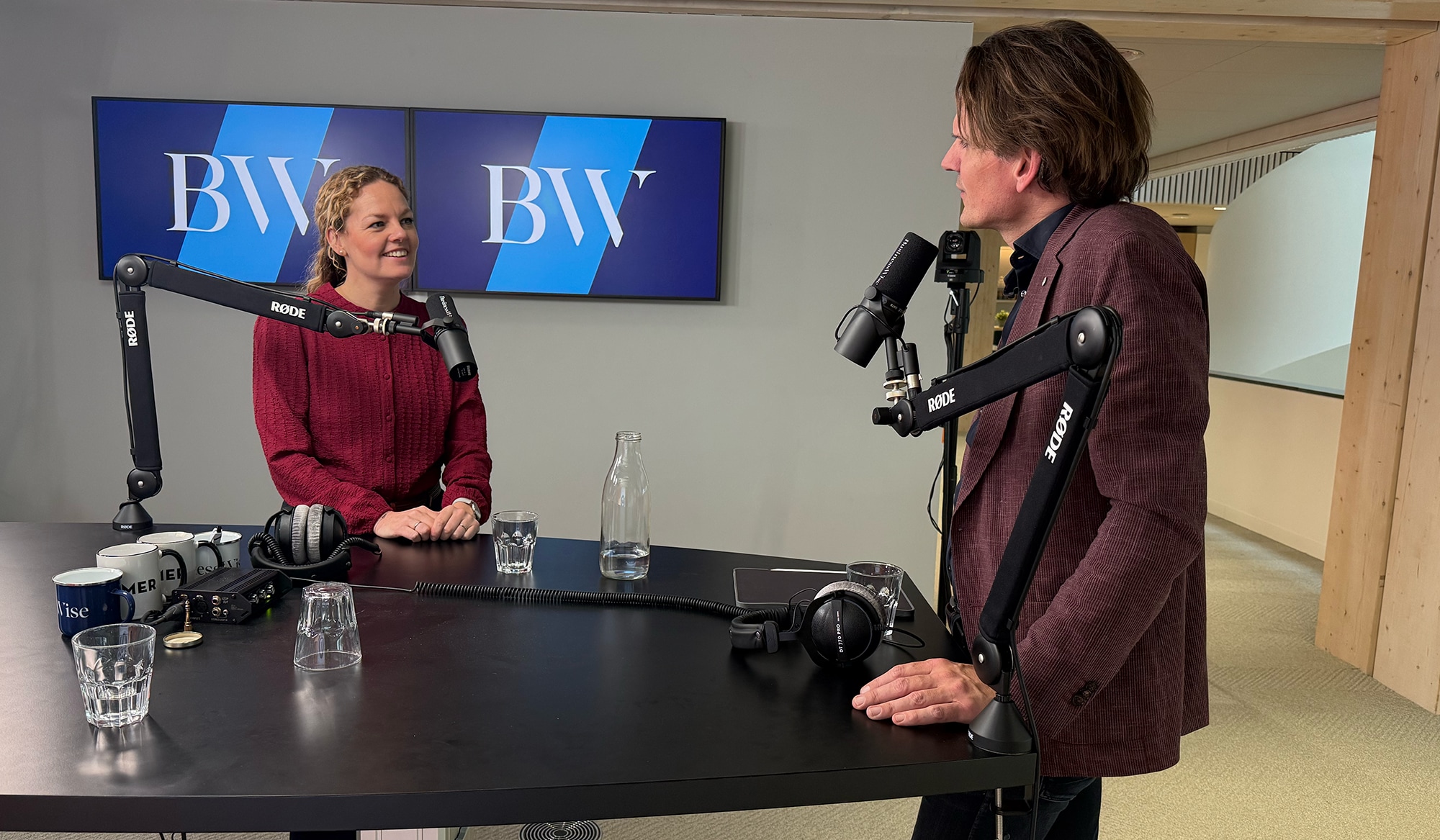 Sabine Bink en presentator Geben van Driel. Foto: BusinessWise Sabine Bink en presentator Geben van Driel. Foto: BusinessWise