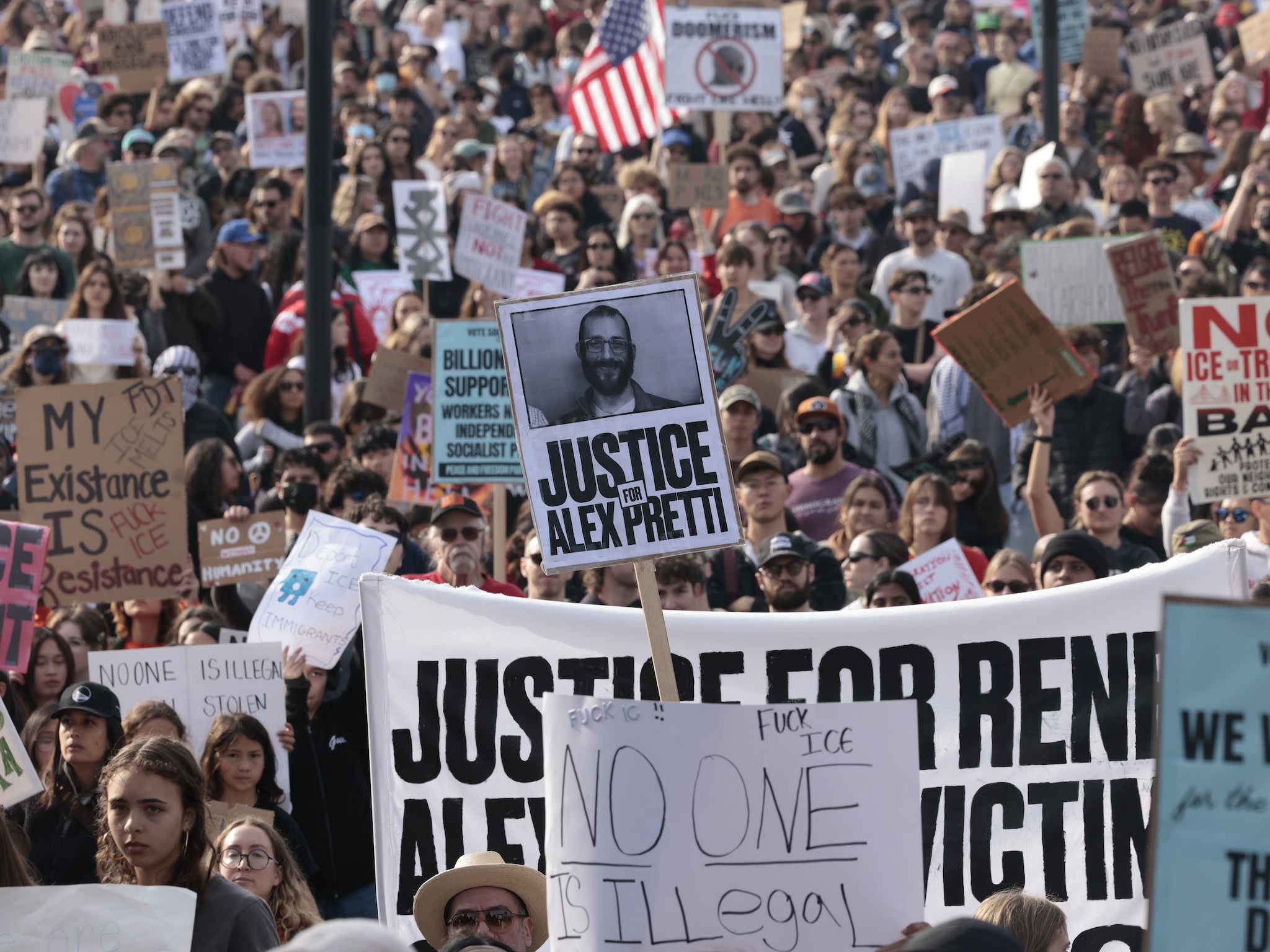 ceo apple amazon bij film melania trump angst engineers ice