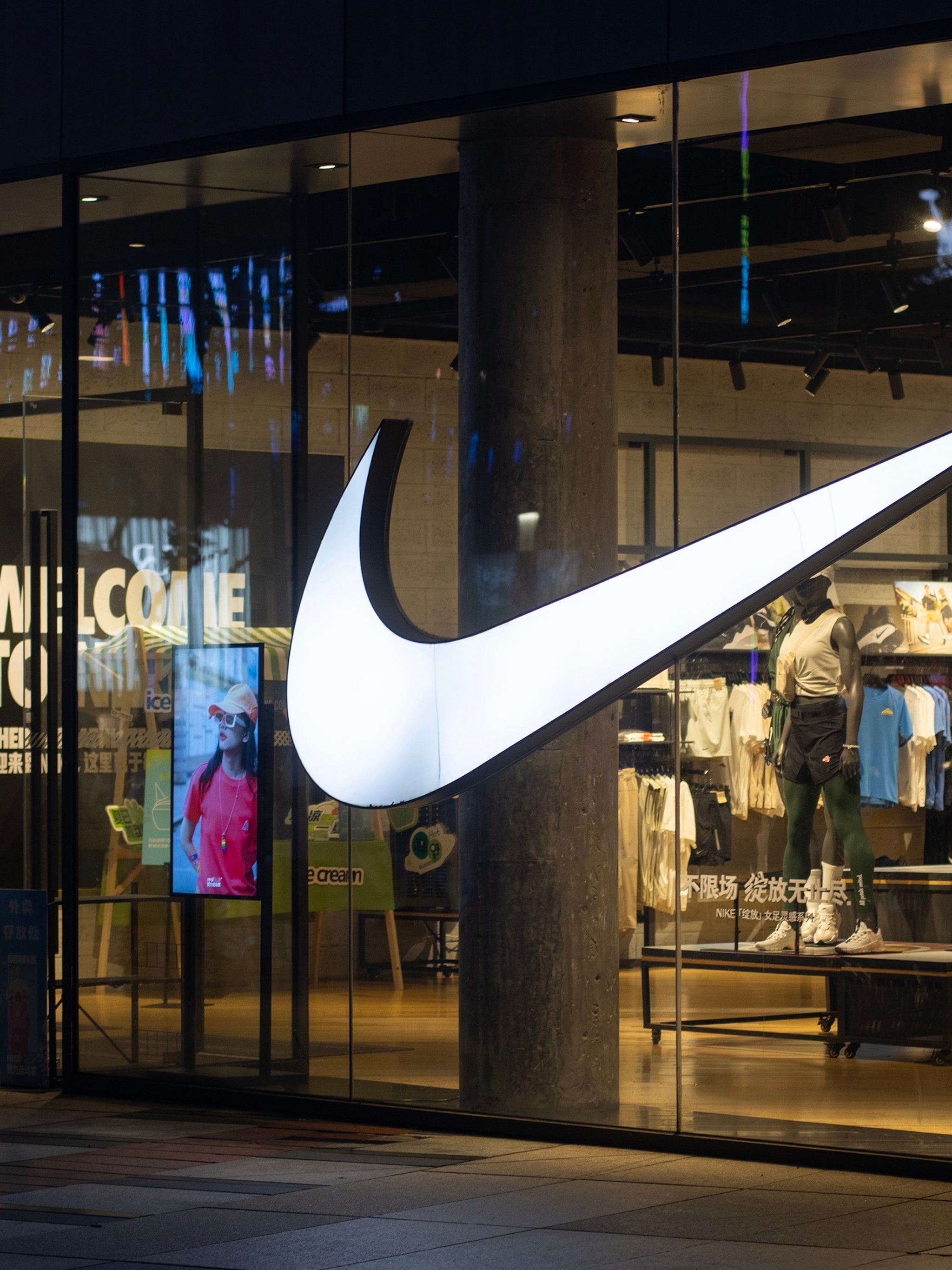 just do it nike vervangt bijna 800 banen door robots