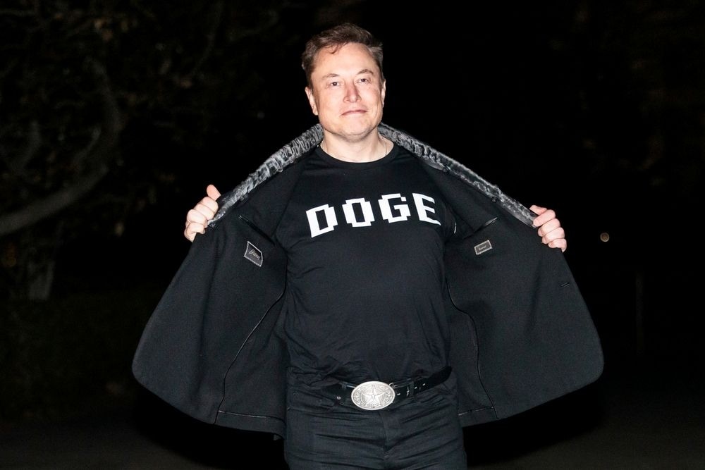 DOGE. Het project van Elon Musk voor de Amerikaanse overheid. Het was van korte duur. Dan is dat maar duidelijk: de DOGE-man. Het was van korte duur. Foto: ANP.
