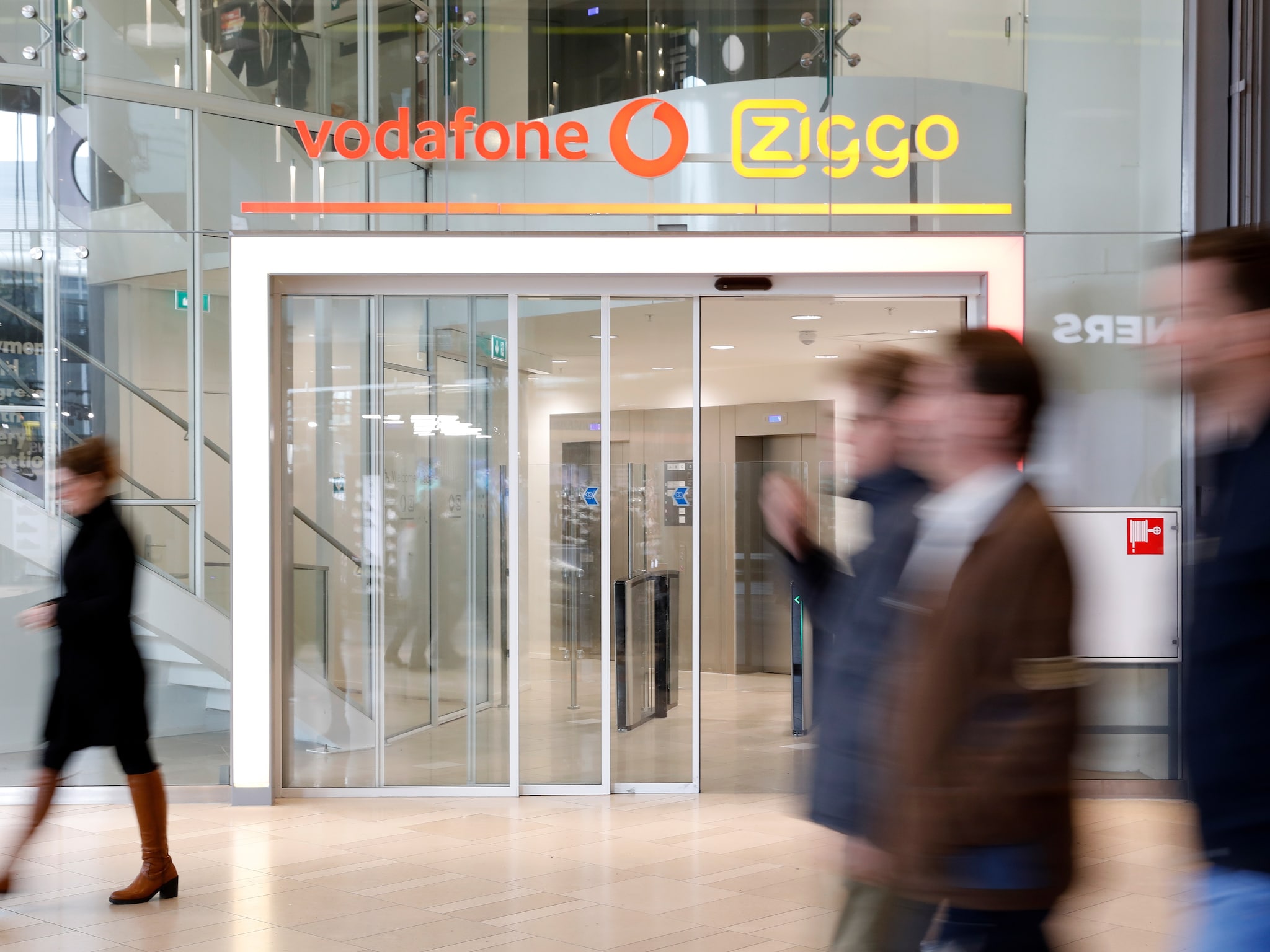 vodafone verkoopt belang vodafoneziggo ziggo wil in 2027 naar de beurs