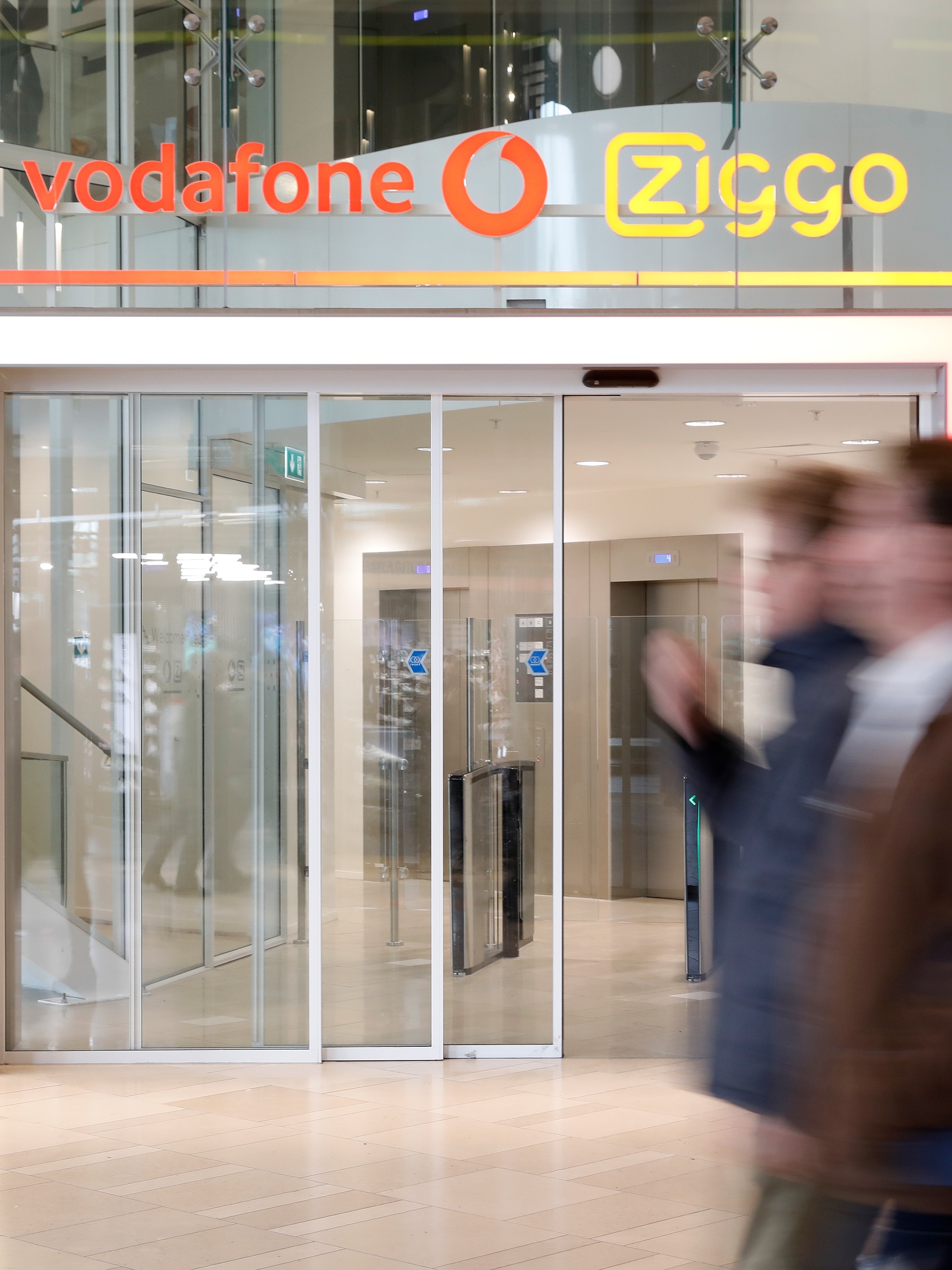 vodafone verkoopt belang vodafoneziggo ziggo wil in 2027 naar de beurs