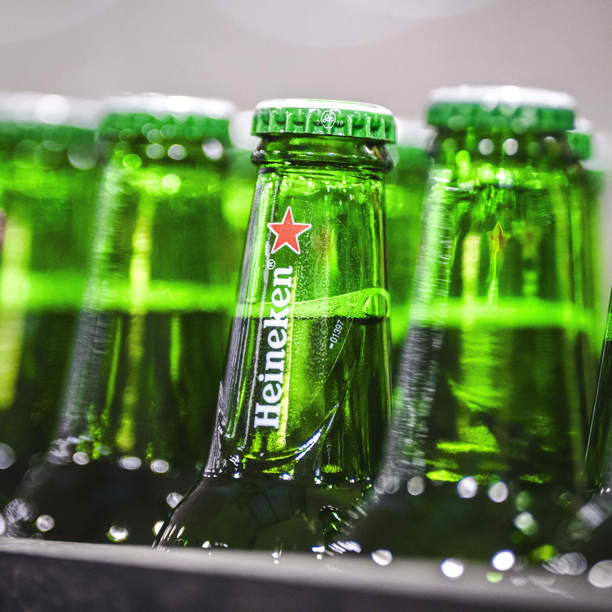 6 000 banen weg bij heineken maar brandingexpert is kritisch