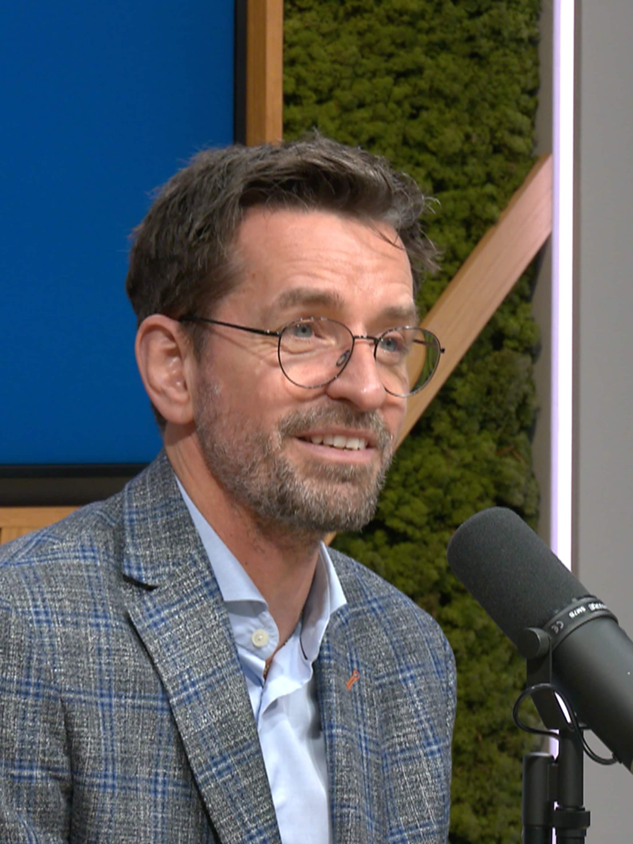 afas ceo stopt met jaarplannen vijfjarenplan had nu echt de prullenbak in gekund