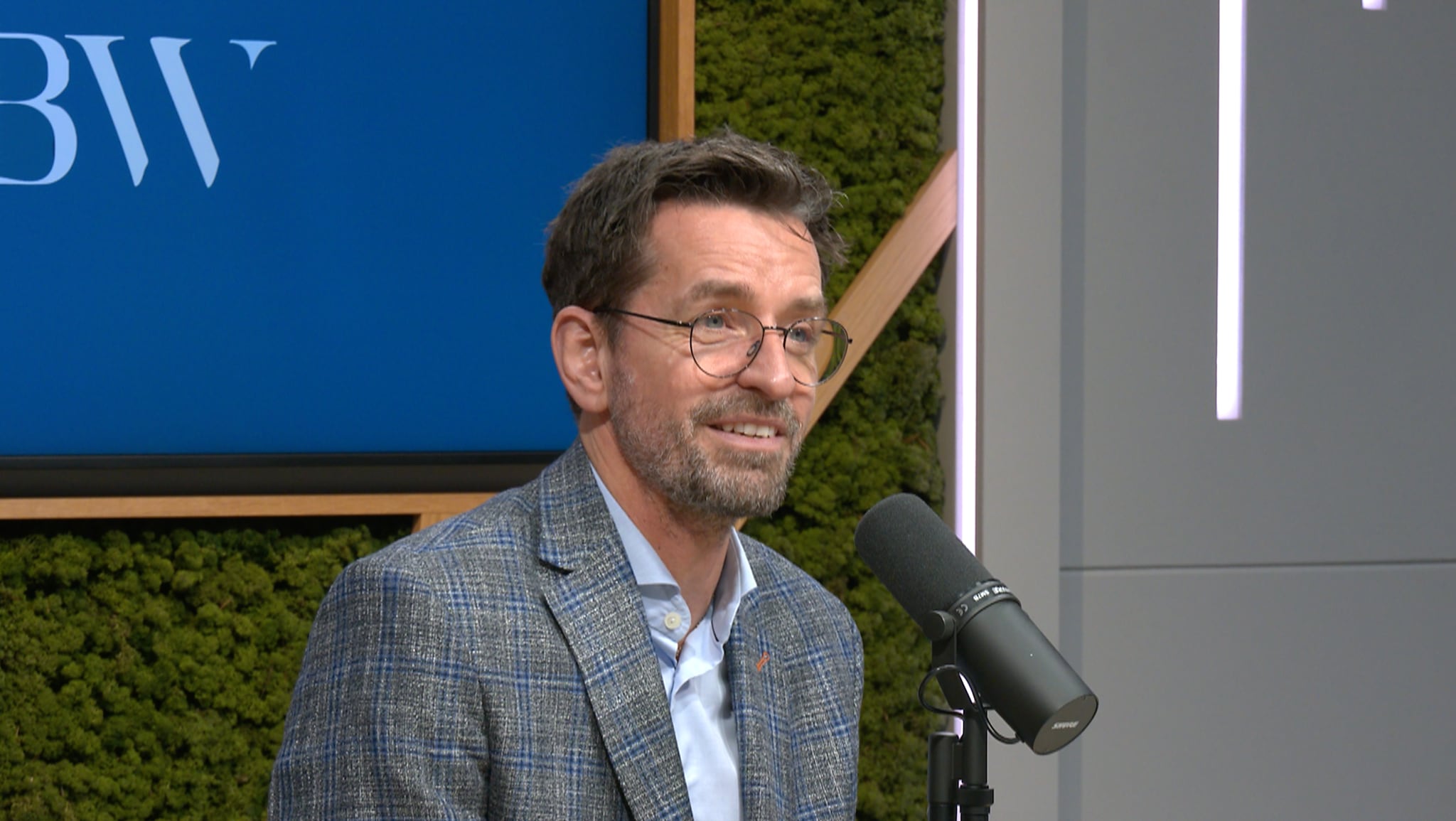 Bas van der Veldt, de CEO van AFAS, in de podcast At the Top. Foto: BusinessWise Bas van der Veldt, AFAS-CEO, als studiogast in At the Top.