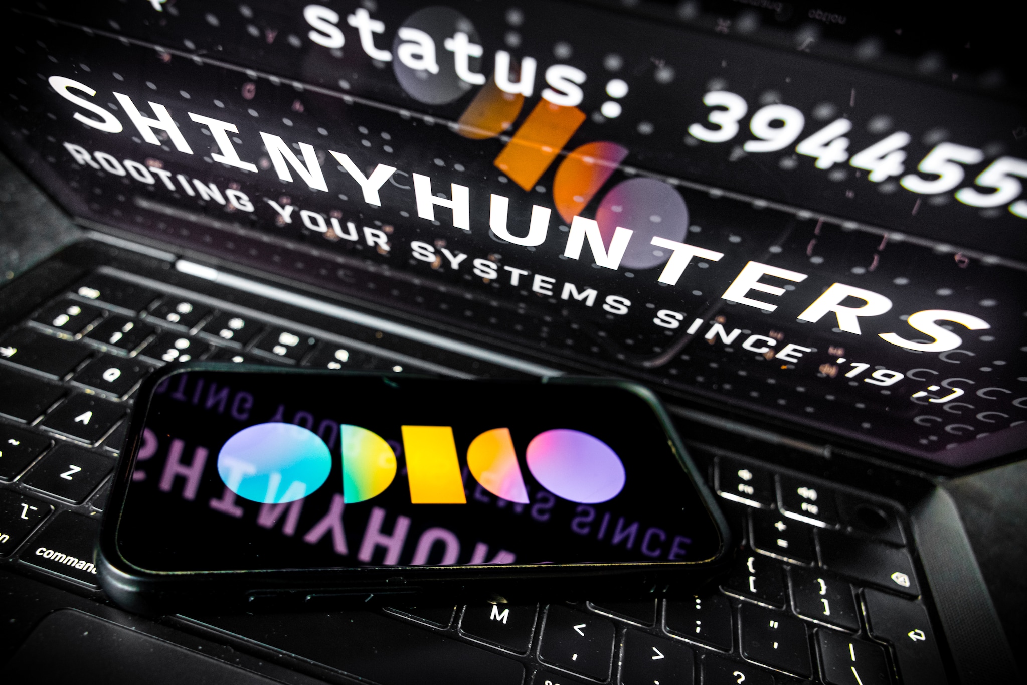 De darkweb website van hackersgroep Shinyhunters met een aankondiging dat ze de gelekte persoonsgegevens van Odido willen vrijgeven. De groep hackers geeft de provider een laatste waarschuwing voordat ze de gegevens van ruim 21 miljoen mensen openbaar maken.  De darkweb-website van hackersgroep Shinyhunters met een aankondiging dat ze de gelekte persoonsgegevens van Odido willen vrijgeven. De groep hackers geeft de provider een laatste waarschuwing voordat ze de gegevens van miljoenen mensen openbaar maken. Afbeelding: Rob Engelaar