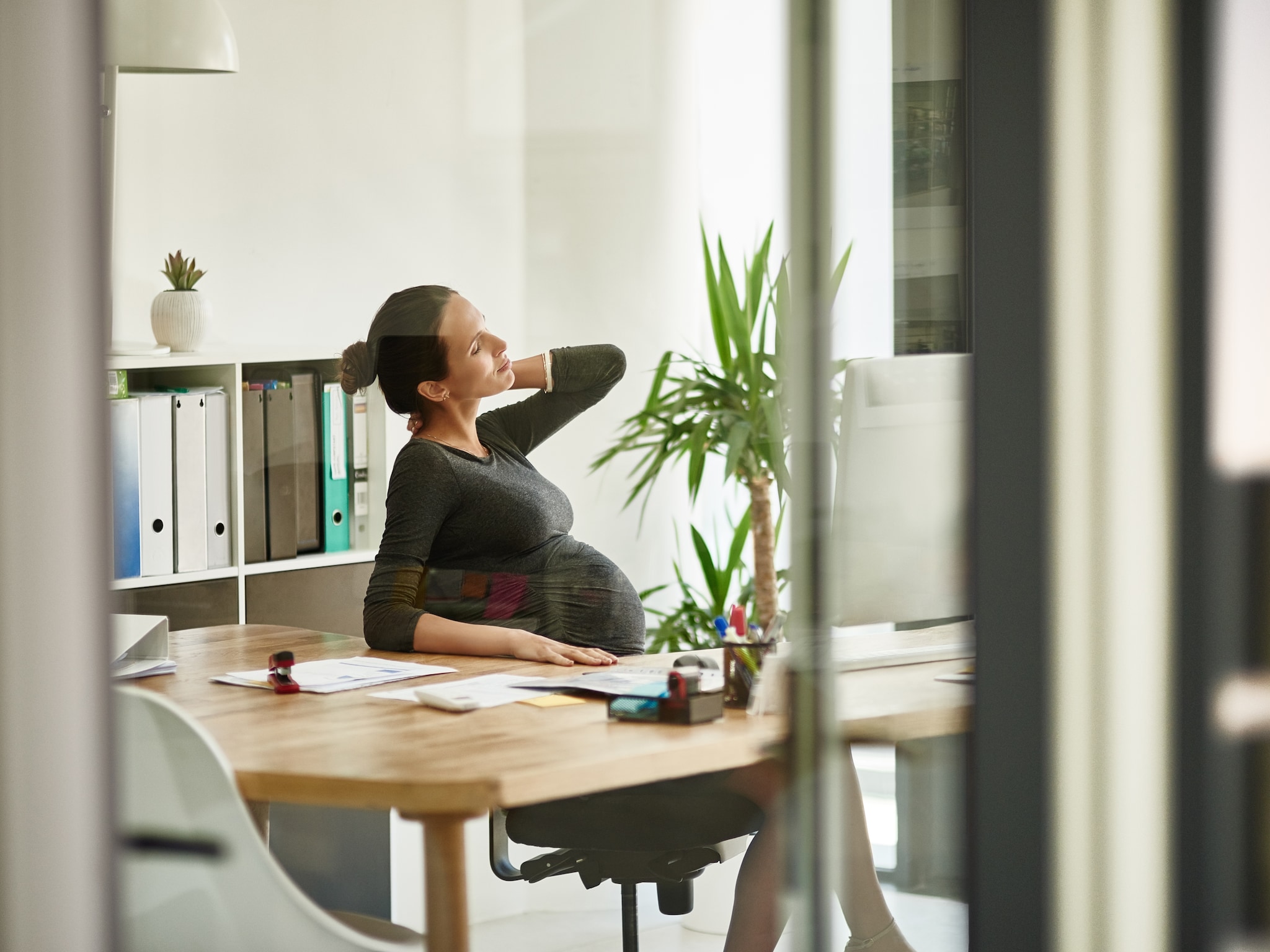 werkgever betaalt de prijs verlaging maximumdagloon drijft kosten bij zwangerschapsverlof op