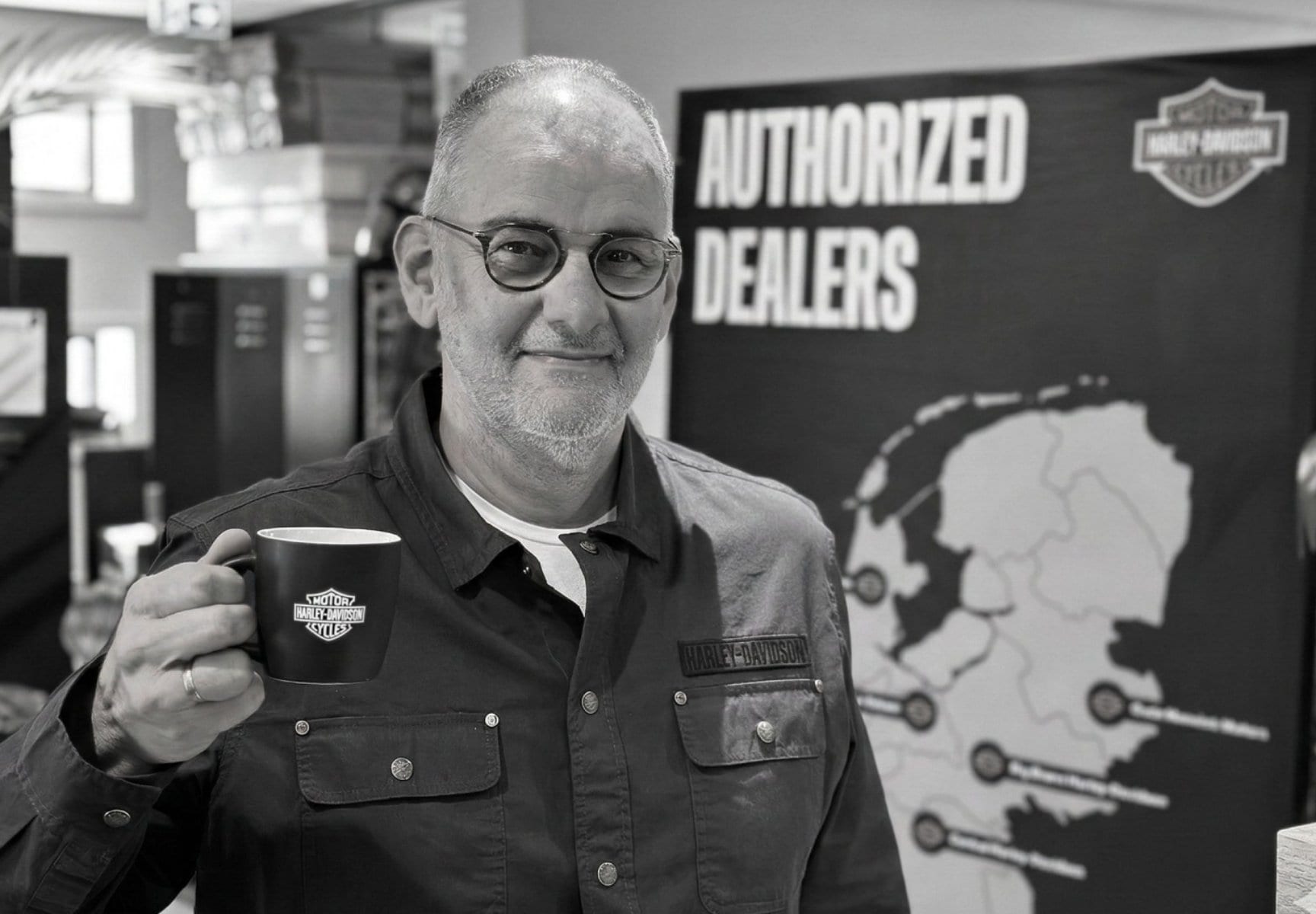 Martin Mulder, market manager van Harley-Davidson. ‘Ik stuurde geen brief met lang gelul, maar schreef: ik zou het heel gaaf vinden als jullie logo op mijn businesscard mag staan. Ik kom graag praten. Dat was het. En voor je het weet ben je 25 jaar verder’, aldus Martin Mulder, market manager van Harley-Davidson. Foto: Roland Tameling.