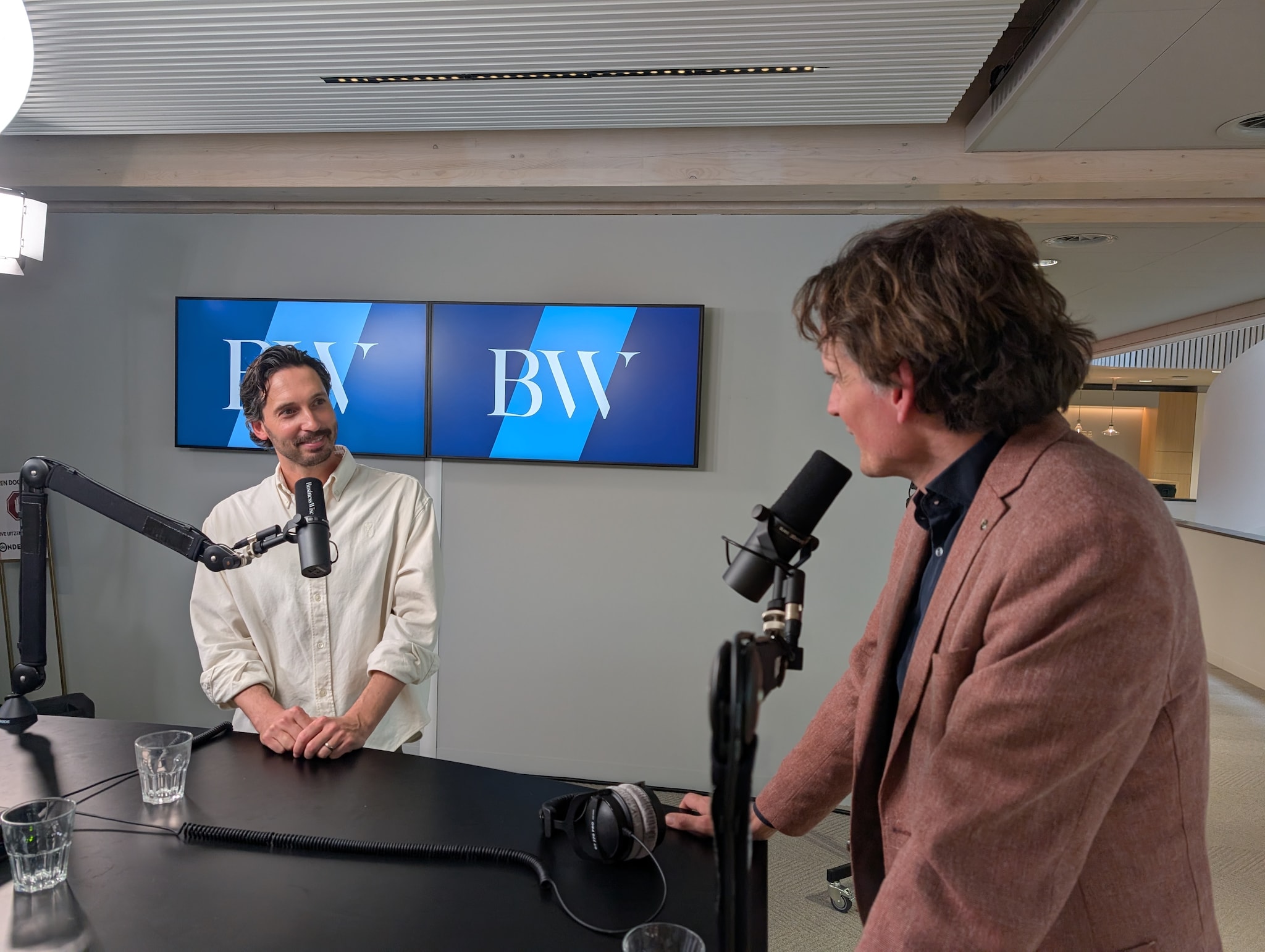 Luc van Houts en Gerben van Driel in de BusinessWise studio. Foto: BusinessWise Luc van Houts en Gerben van Driel in de BusinessWise-studio. Foto: BusinessWise