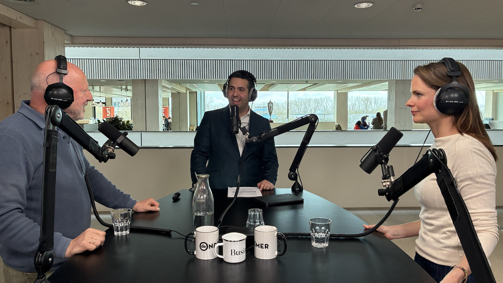 Leen Zevenbergen, Olivier de Neve en Judy Sliepen in de studio van BusinessWise BusinessWise