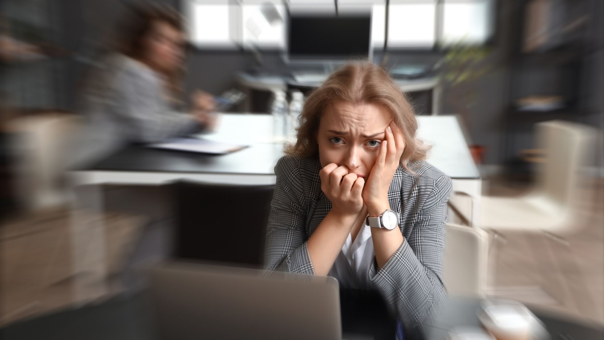 Wat doe je tegen FOPO? We vroegen het de experts.