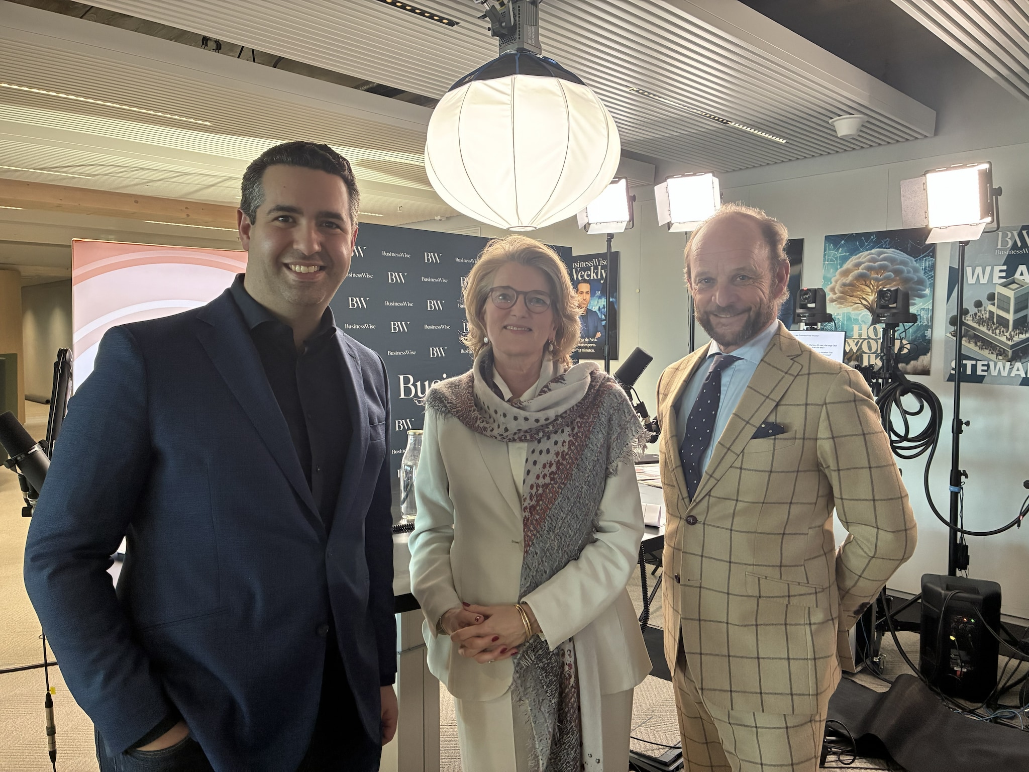 Olivier de Neve, Marguerite Soeteman-Reijnen, Eduard Schaepman in de studio van BusinessWise.