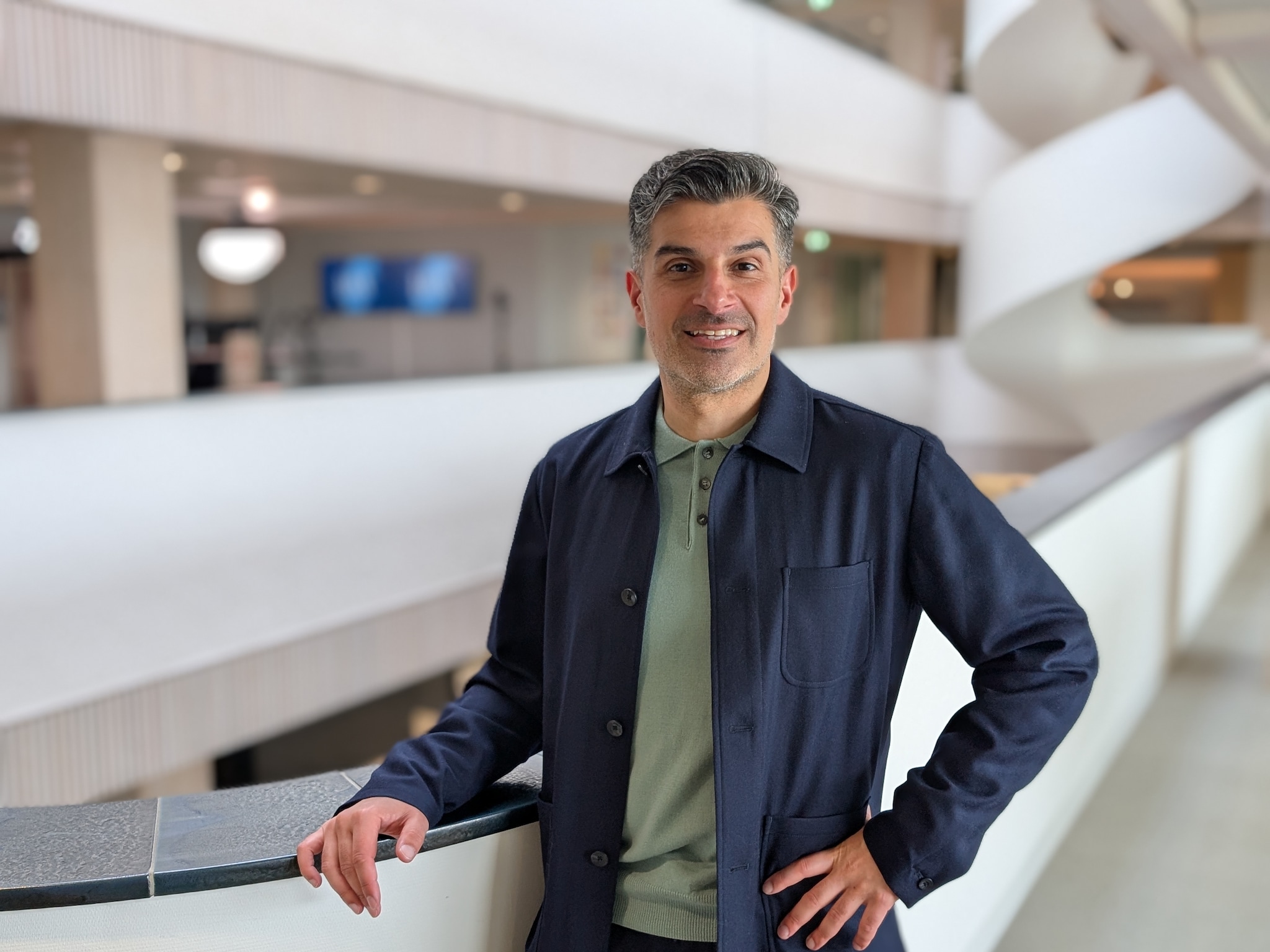 shariar khalili mediamarkt creeerde eigen baan