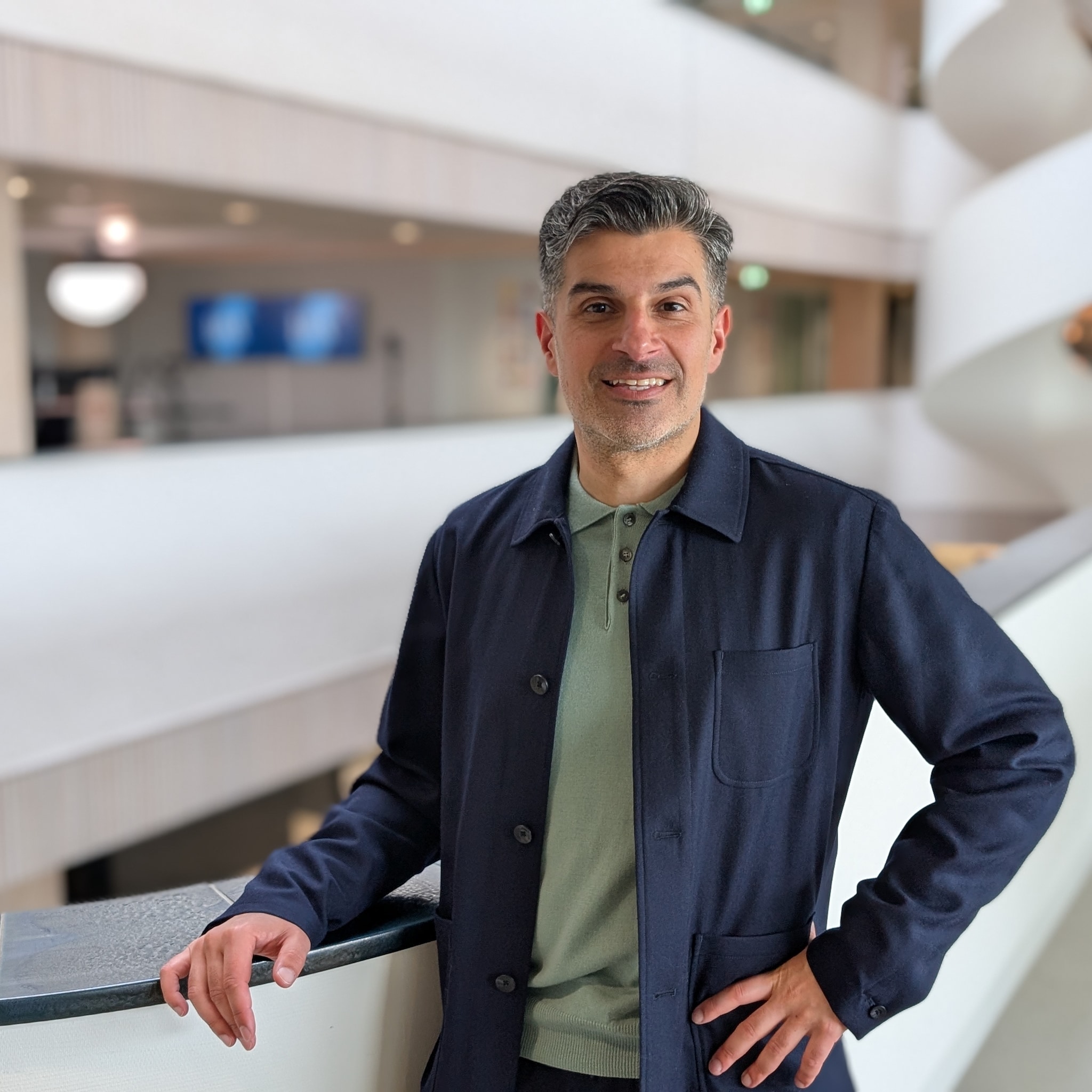 shariar khalili mediamarkt creeerde eigen baan