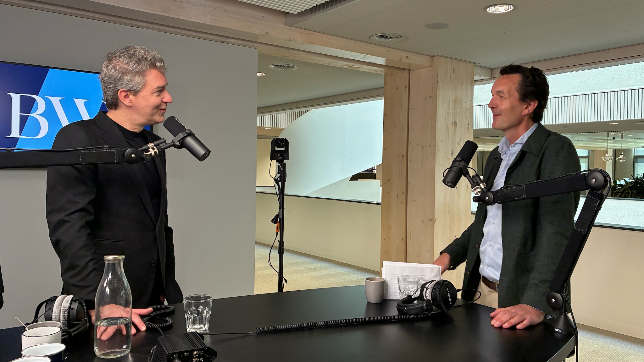 Victor Knaap en host Paul van Riessen. Foto: BusinessWise Victor Knaap en host Paul van Riessen. Foto: BusinessWise