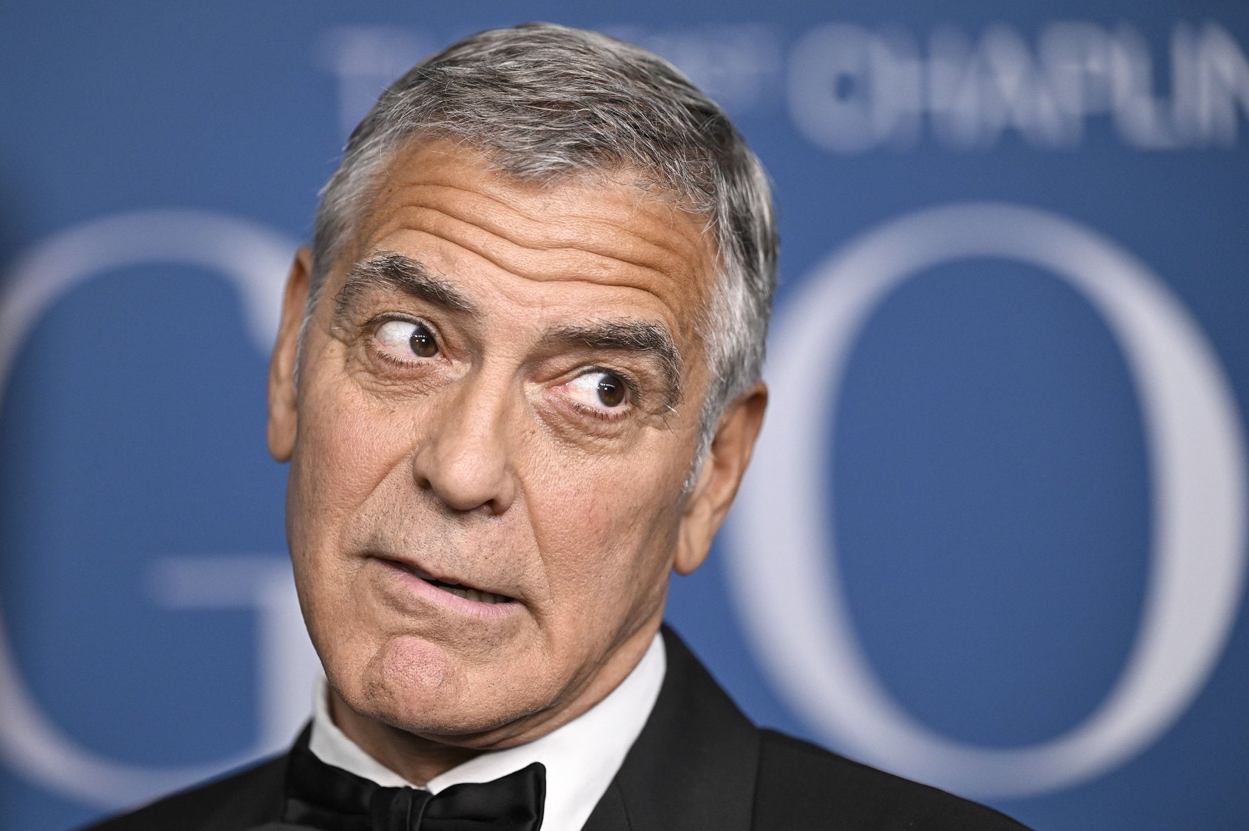 George Clooney verdiende 700 miljoen dollar met tequila. De Hollywoodacteur zet opnieuw in op de drankenwereld, maar dit keer zonder alcohol: Crazy Mountain.