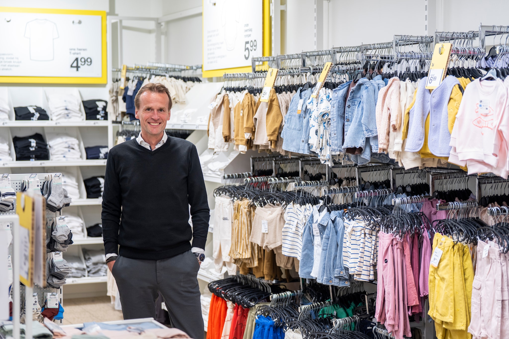 Erik Jan Mares in - en da’s duidelijk - een van de Zeeman-winkels. Foto: Jeroen Jumelet