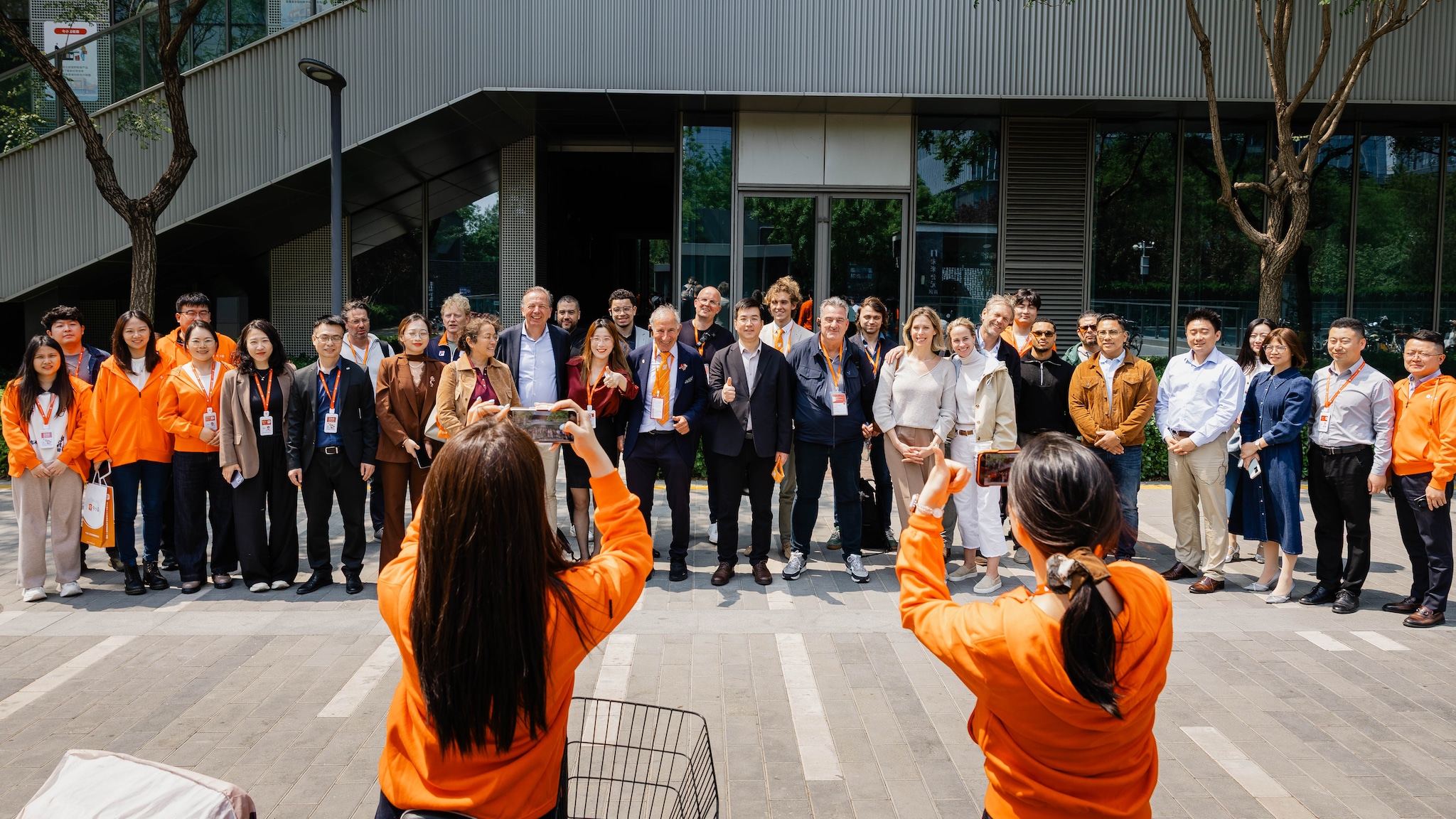 Zo’n 25 Nederlandse ondernemers brachten onlangs een bezoek aan China onder leiding van Ralph van Hessen. Doel vande handelsmissie: strategische partnerschappen, marktexpansie en kennisdeling. Tim Overduin (Studio Overduin)