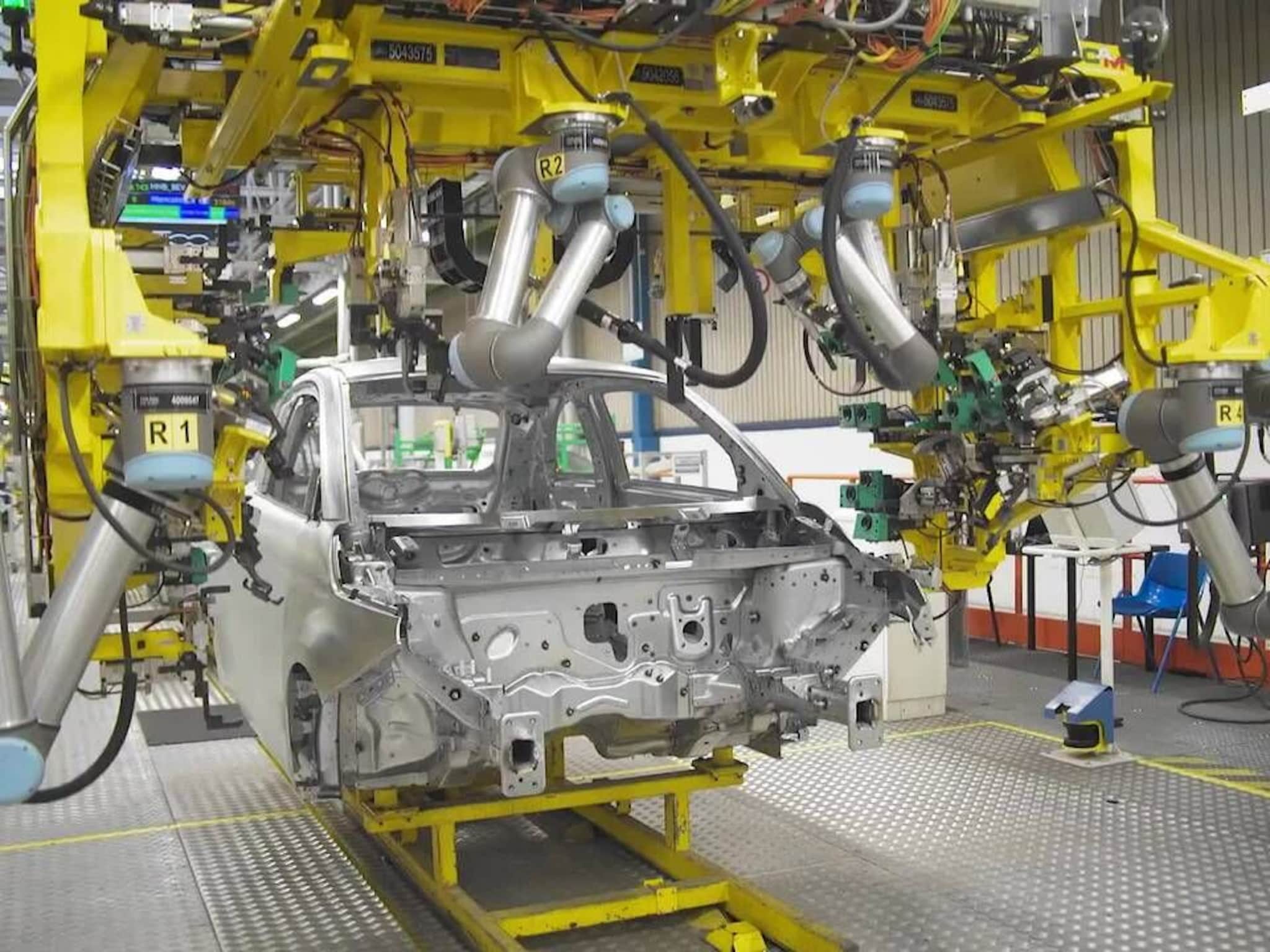 stellantis accenture nvidia ai digital twins productie