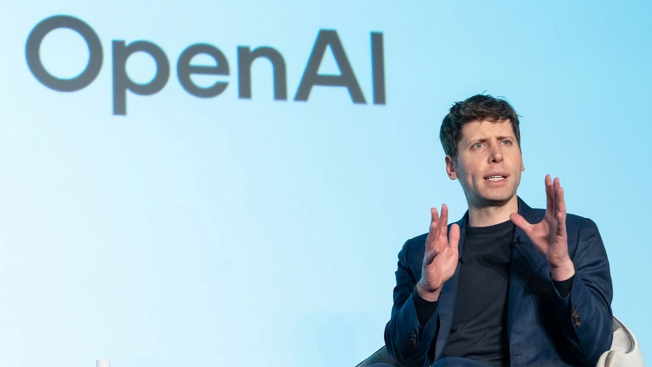 In tegenstelling tot doemscenario’s van concurrenten, gelooft OpenAI-CEO Sam Altman niet in een ‘AI banen-apocalyps’.