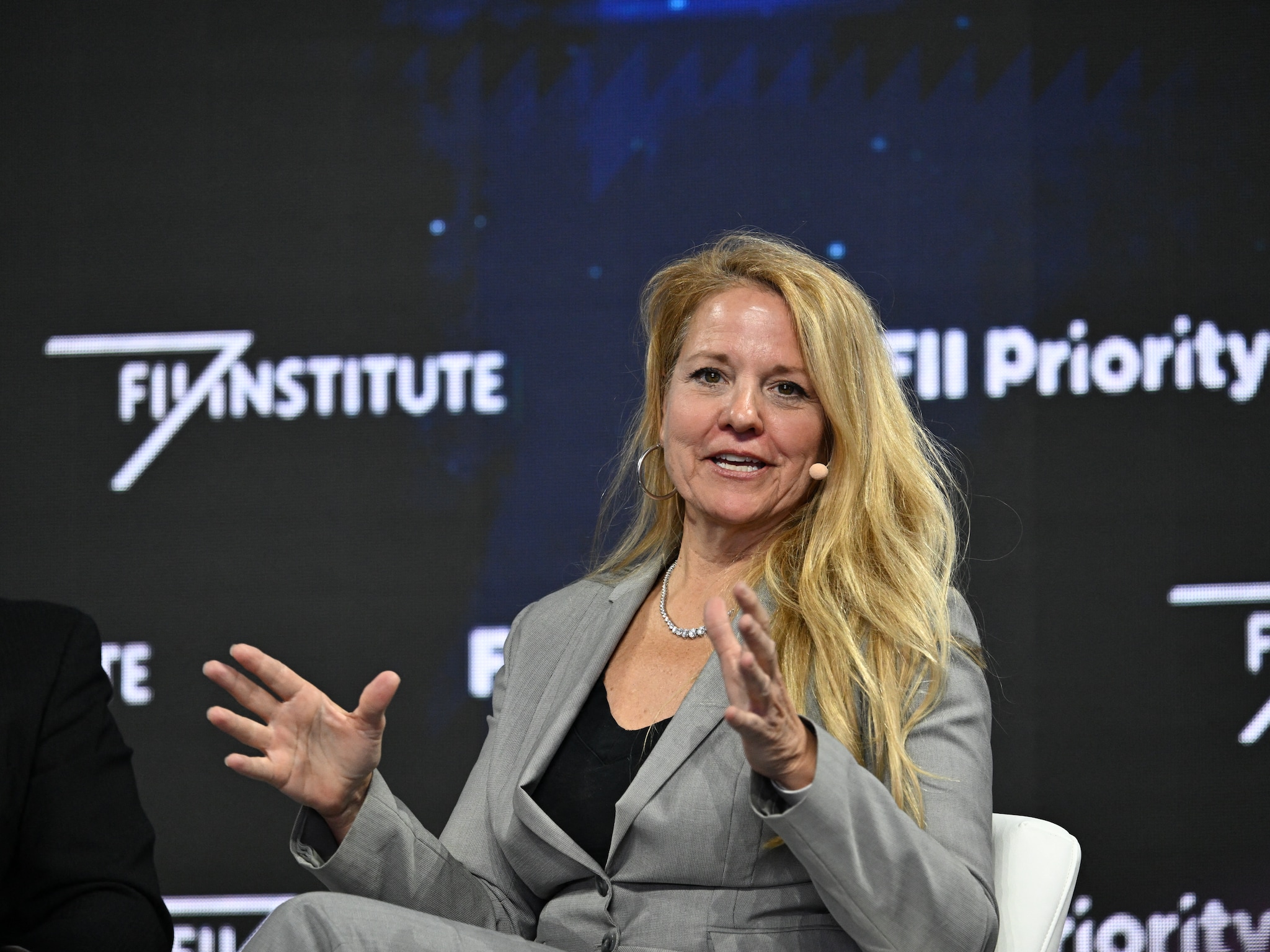 gwynne shotwell spacex coo elon musk