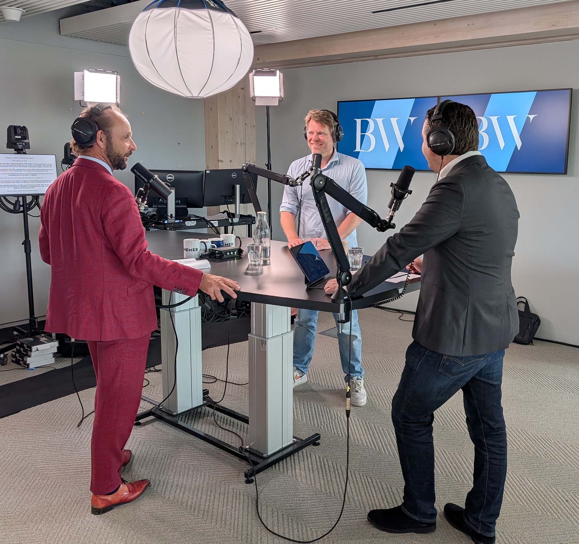 V.l.n.r. Eduard Schaepman, Tim Wasselink en Olivier de Neve in de BusinessWise-studio. BusinessWise