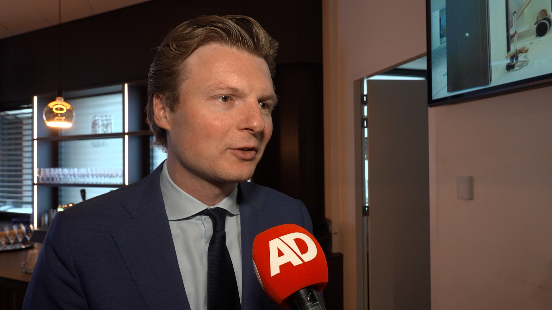 Ruben Brekelmans (VVD) in gesprek met het AD.