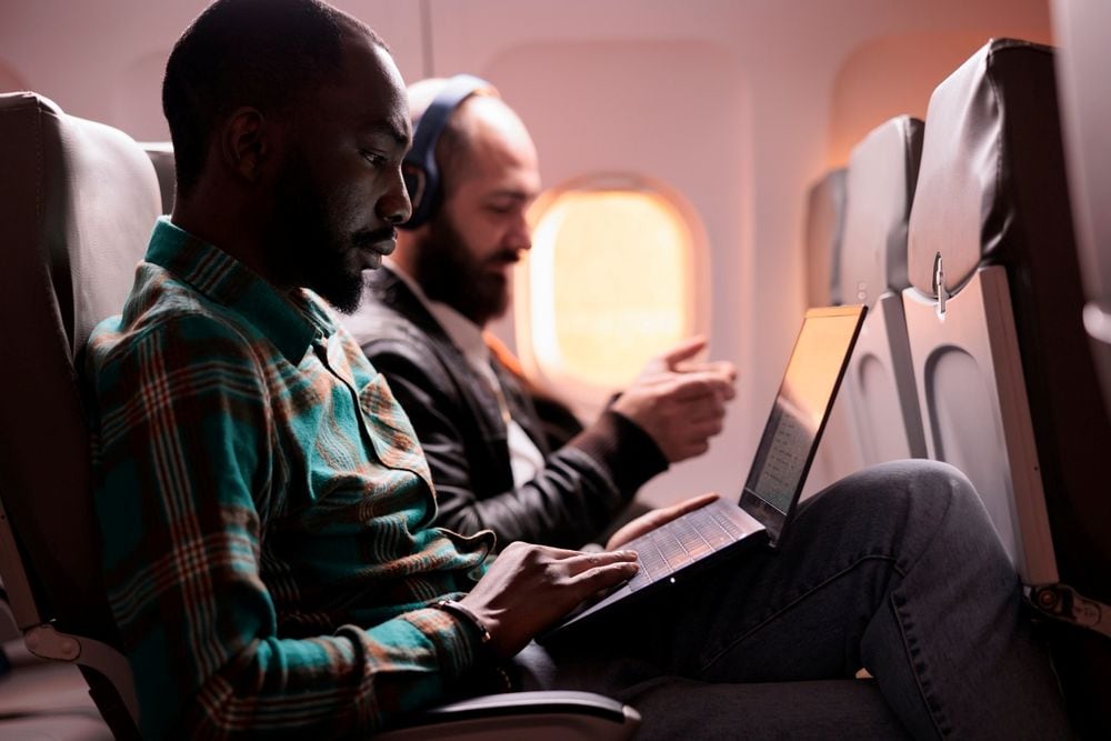 Luchtvaartmaatschappijen spelen in op de marktwerking met scherpere tarieven op populaire intercontinentale routes. Shutterstock