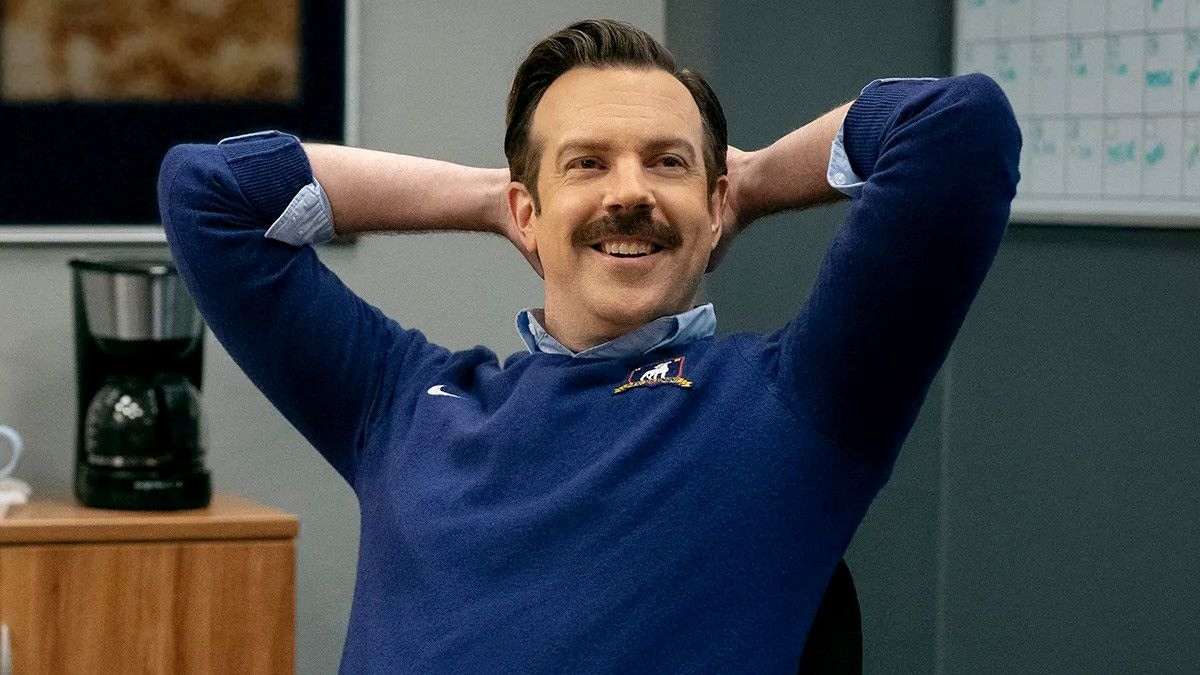 Ted Lasso, de American Footballcoach die onverwacht wordt aangenomen om een Premier League-voetbalteam te leiden.