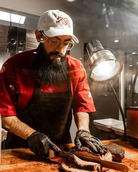 Voormalig Silicon Valley-topmanager Salahodeen Abdul-Kafi bouwde binnen twee jaar een BBQ-miljoenenbedrijf op.
