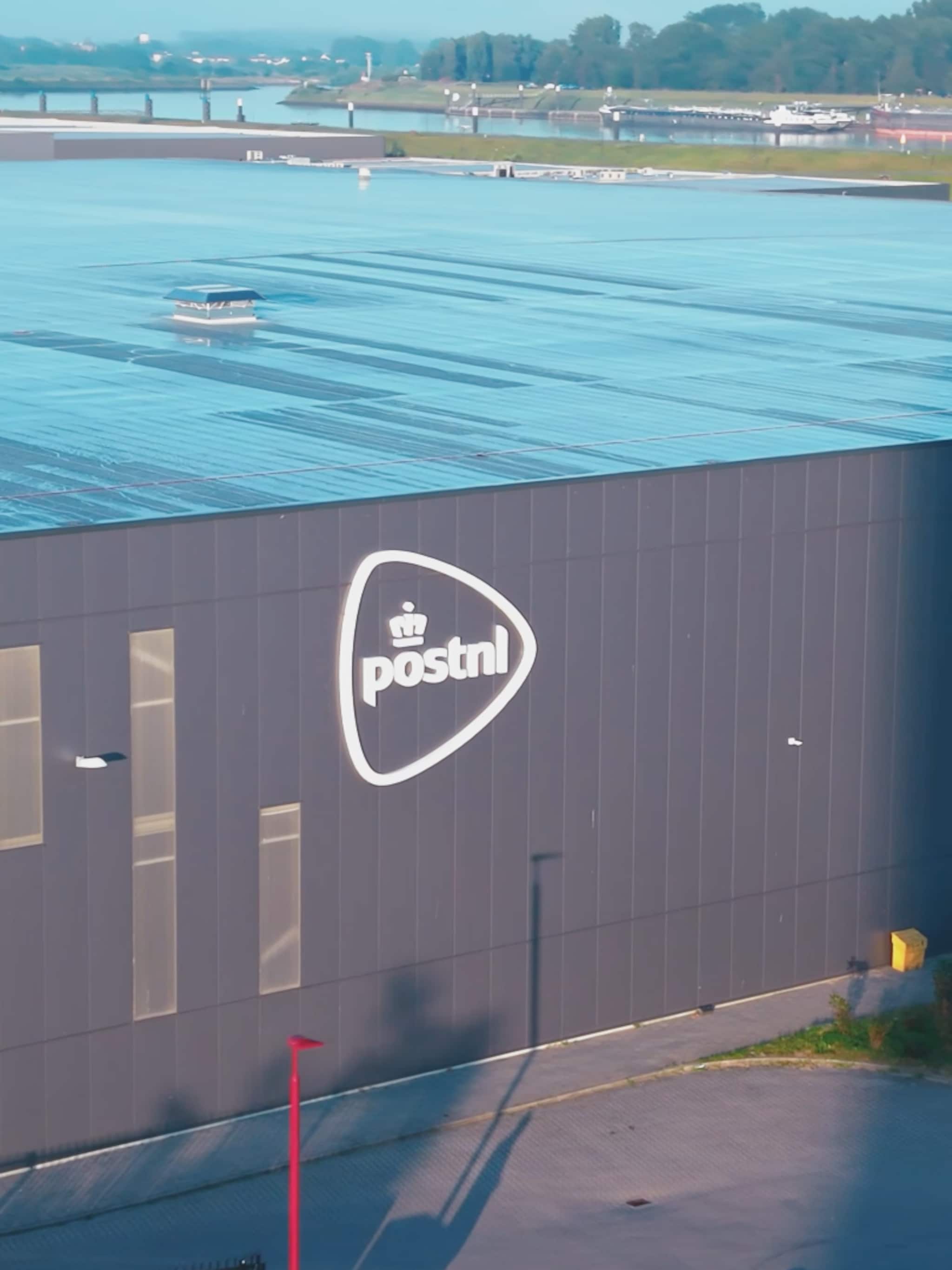 postnl robots smart warehouse