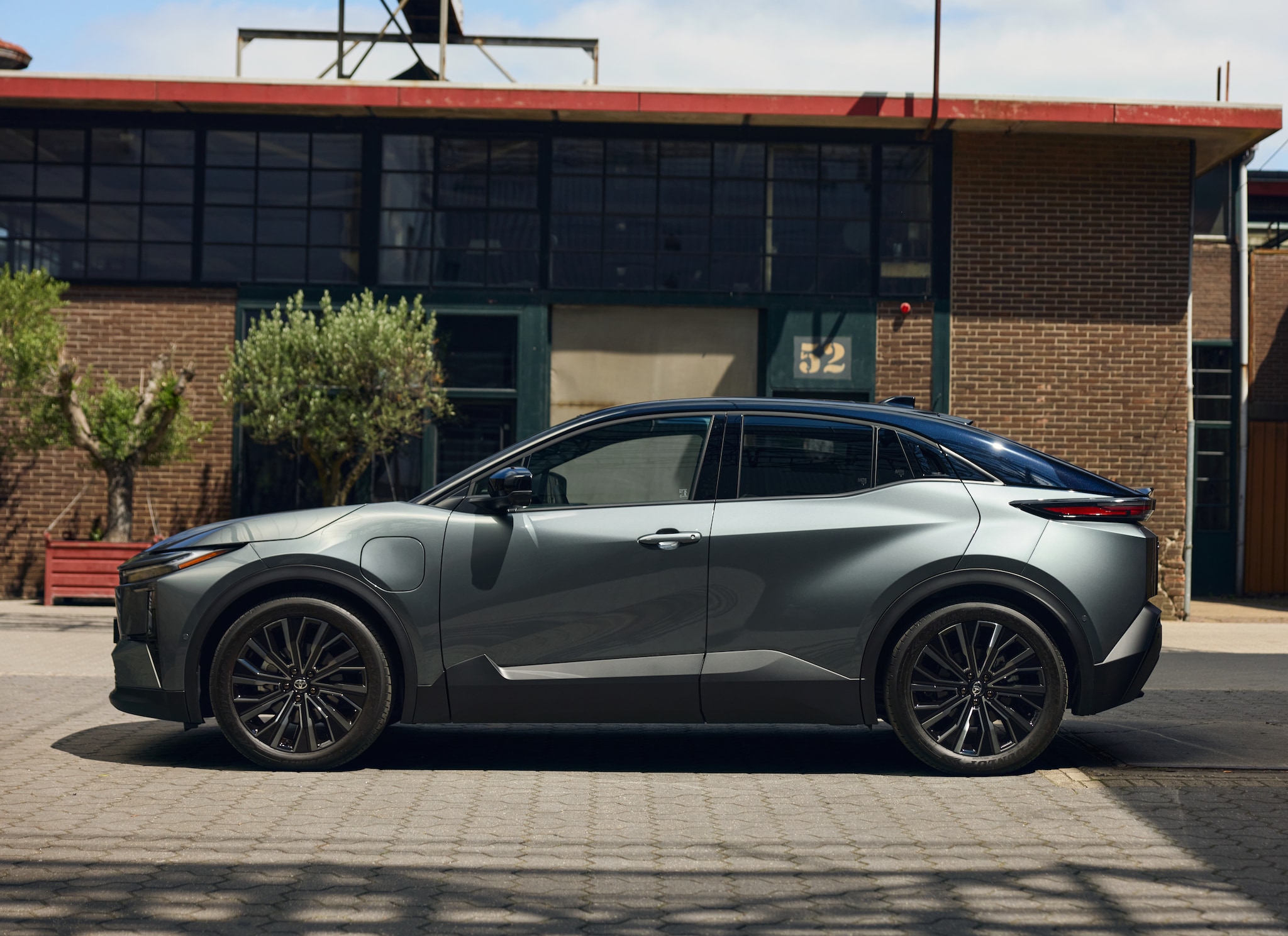 Toyota C-HR+  Milan Vermeulen