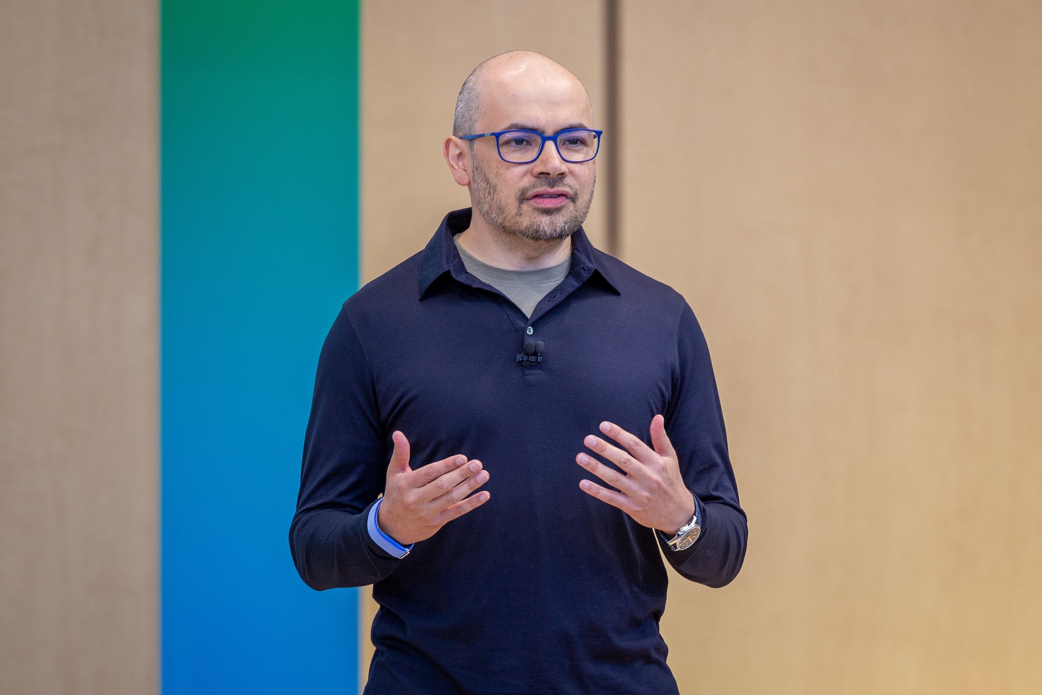 CEO van Google DeepMind, Demis Hassabis, tijdens de Google I/O technology developer conferentie in mei dit jaar.