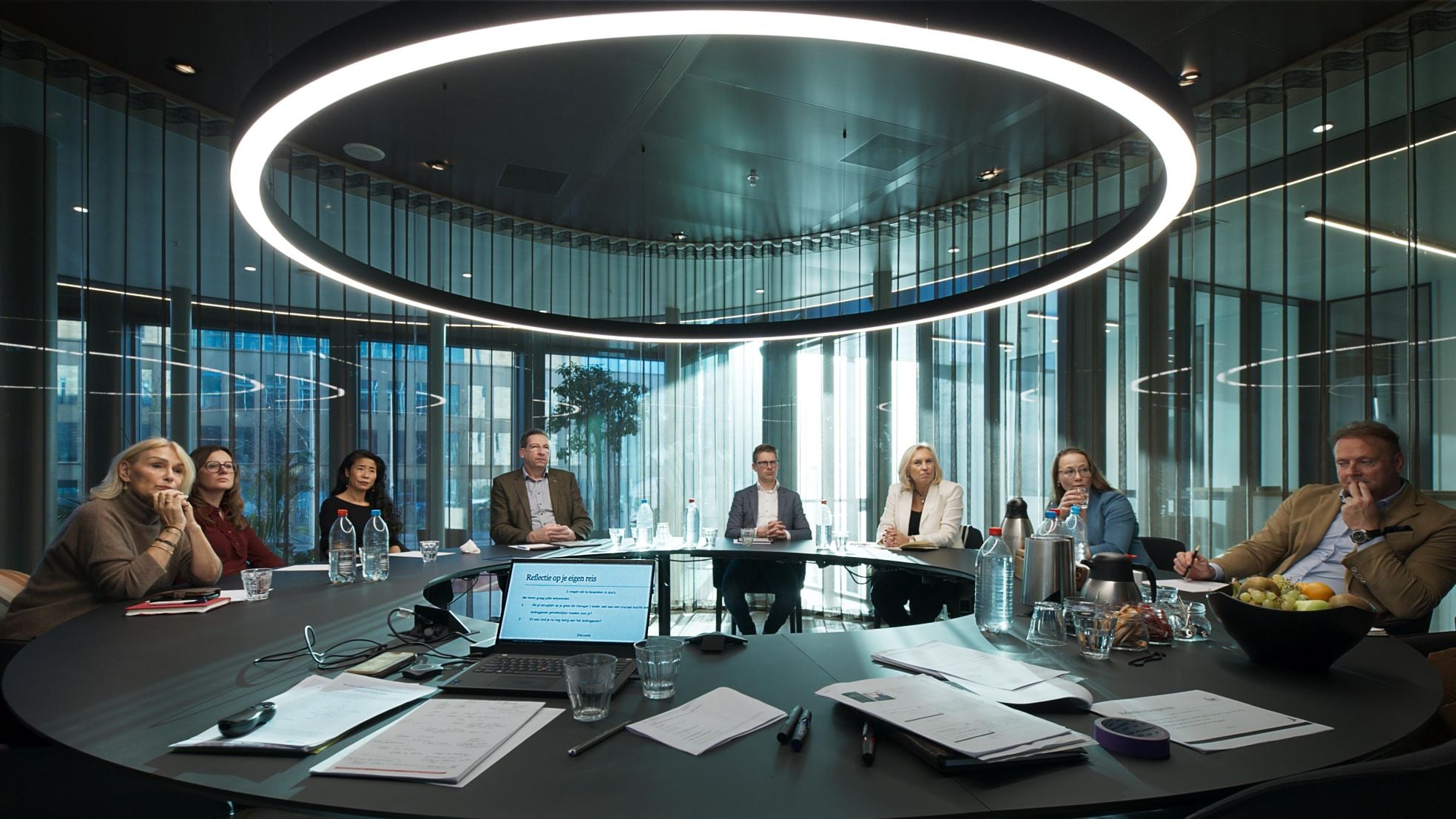 Veelzeggend, vast ook herkenbaar: een scene uit de documentaire ‘De Manager’. BIND film/Polar Bear
