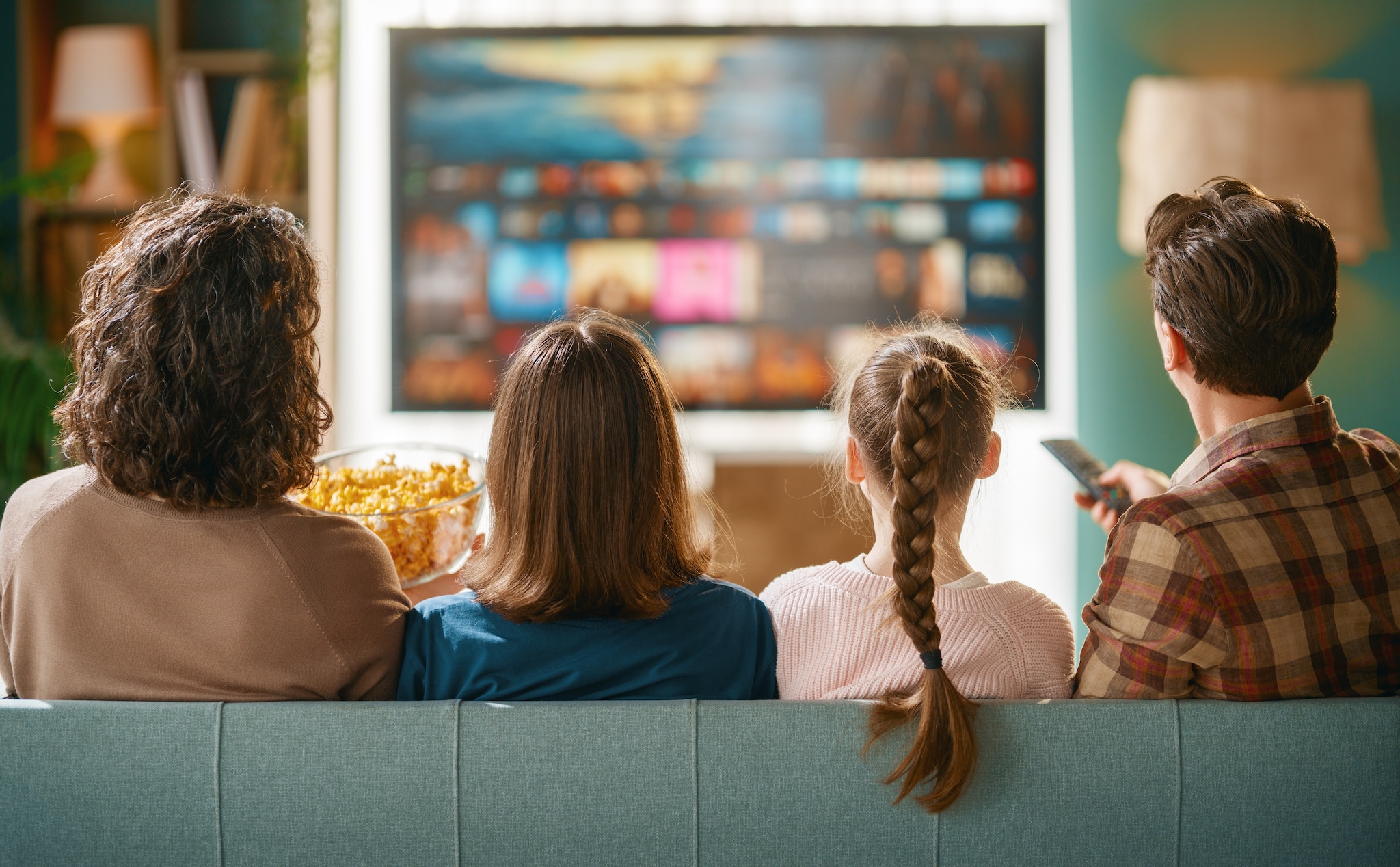 Merken bereiken nieuwe consumenten steeds minder via tv, zo blijkt uit onderzoek.