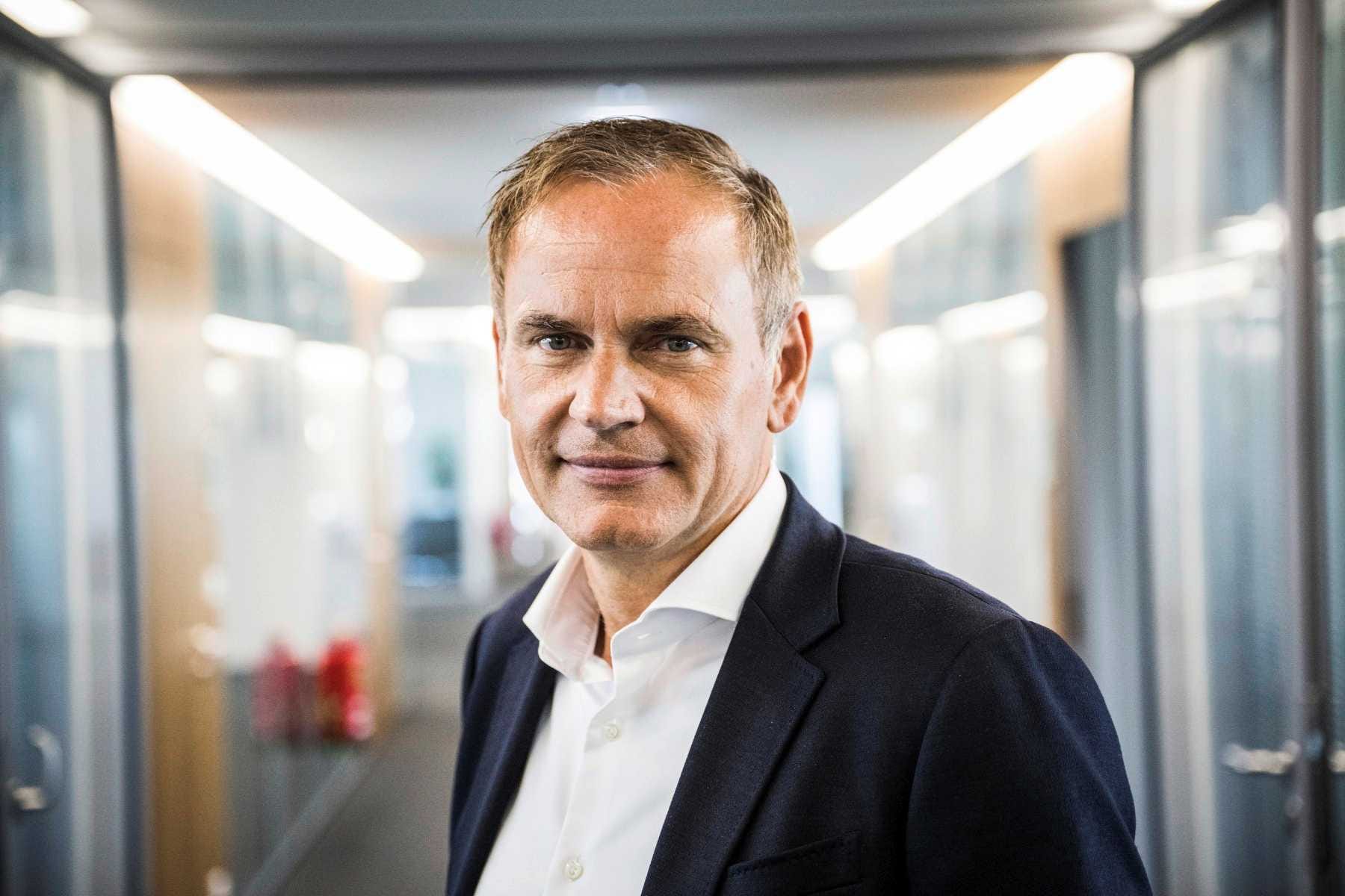 Een memo van VW-topman Oliver Blume lekte uit: er is noodzaak om fors te bezuinigen, fabrieken te sluiten, banen te schrappen en het aantal modellen sterk te reduceren.